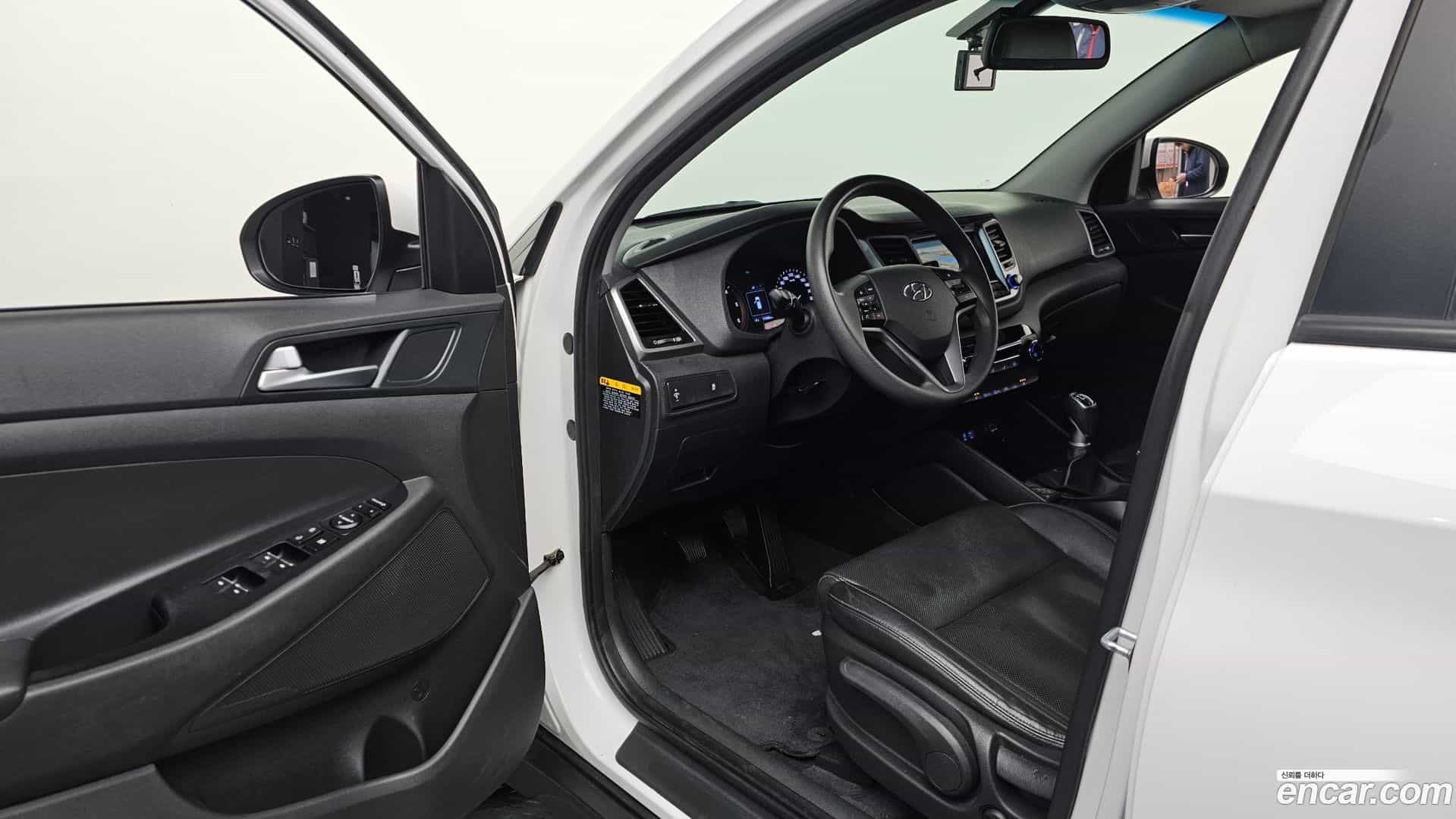 Tucson Hyundai 2015.8-INNER-010