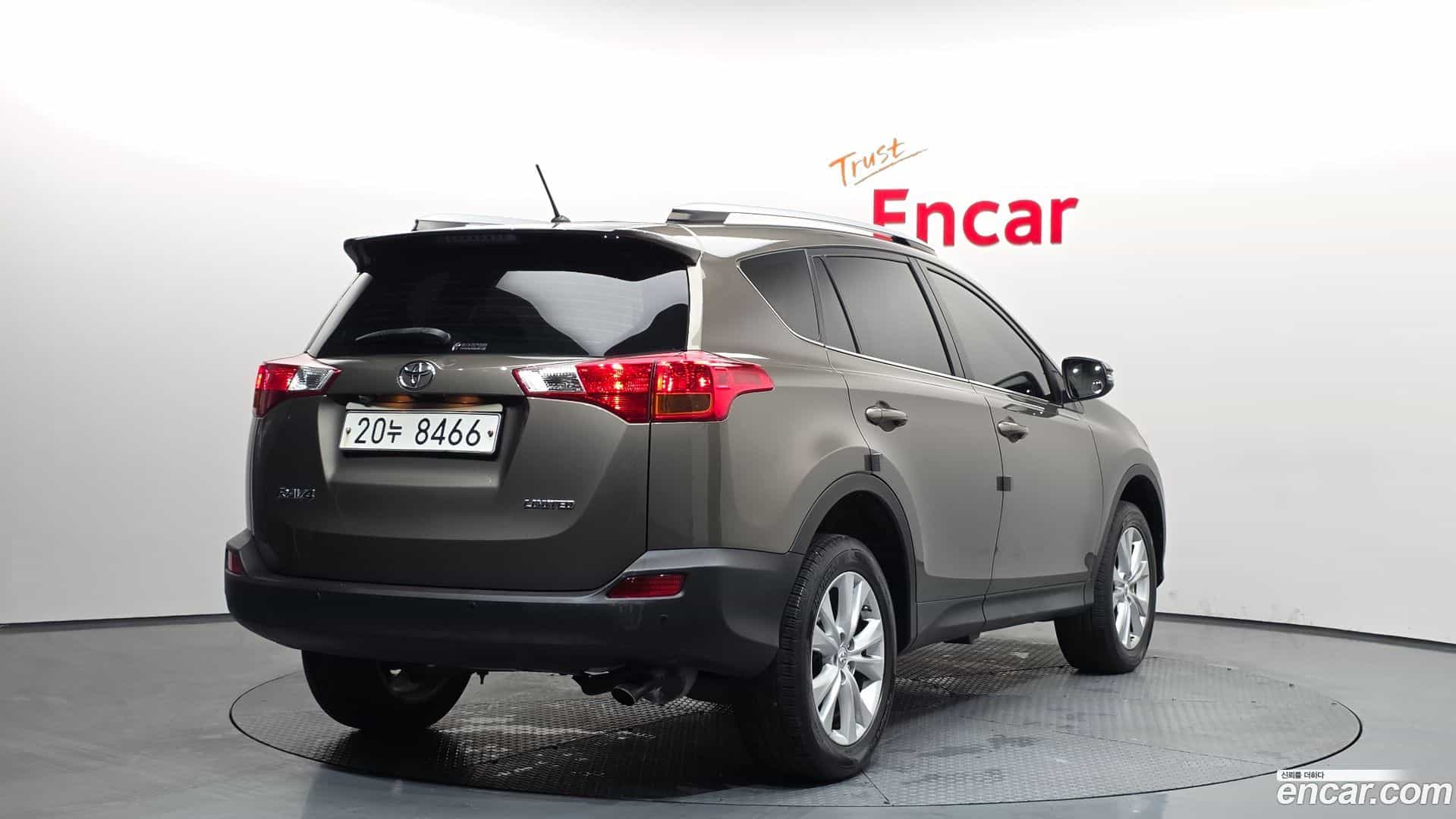 RAV4 Toyota 2015.4-OUTER-002