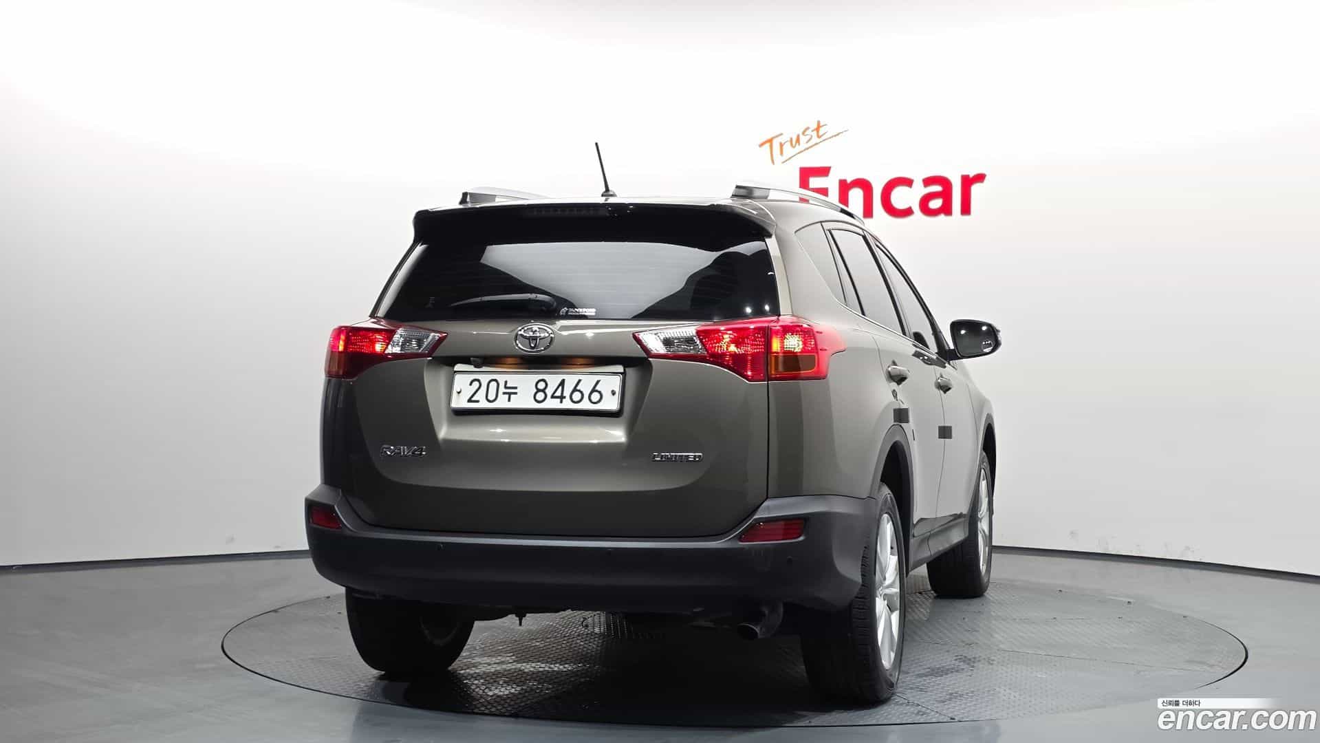 RAV4 Toyota 2015.4-OUTER-004