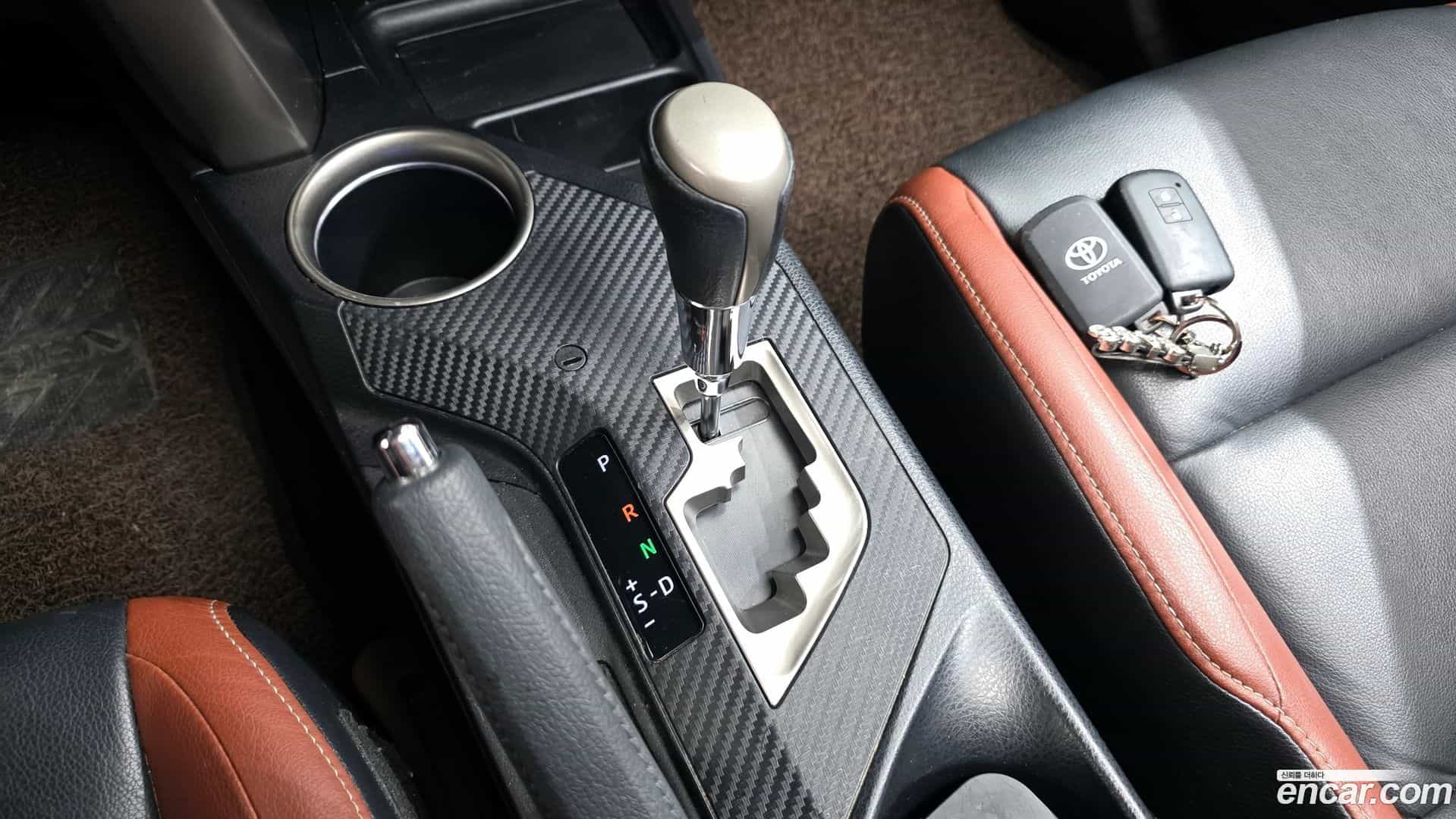 RAV4 Toyota 2015.4-INNER-009