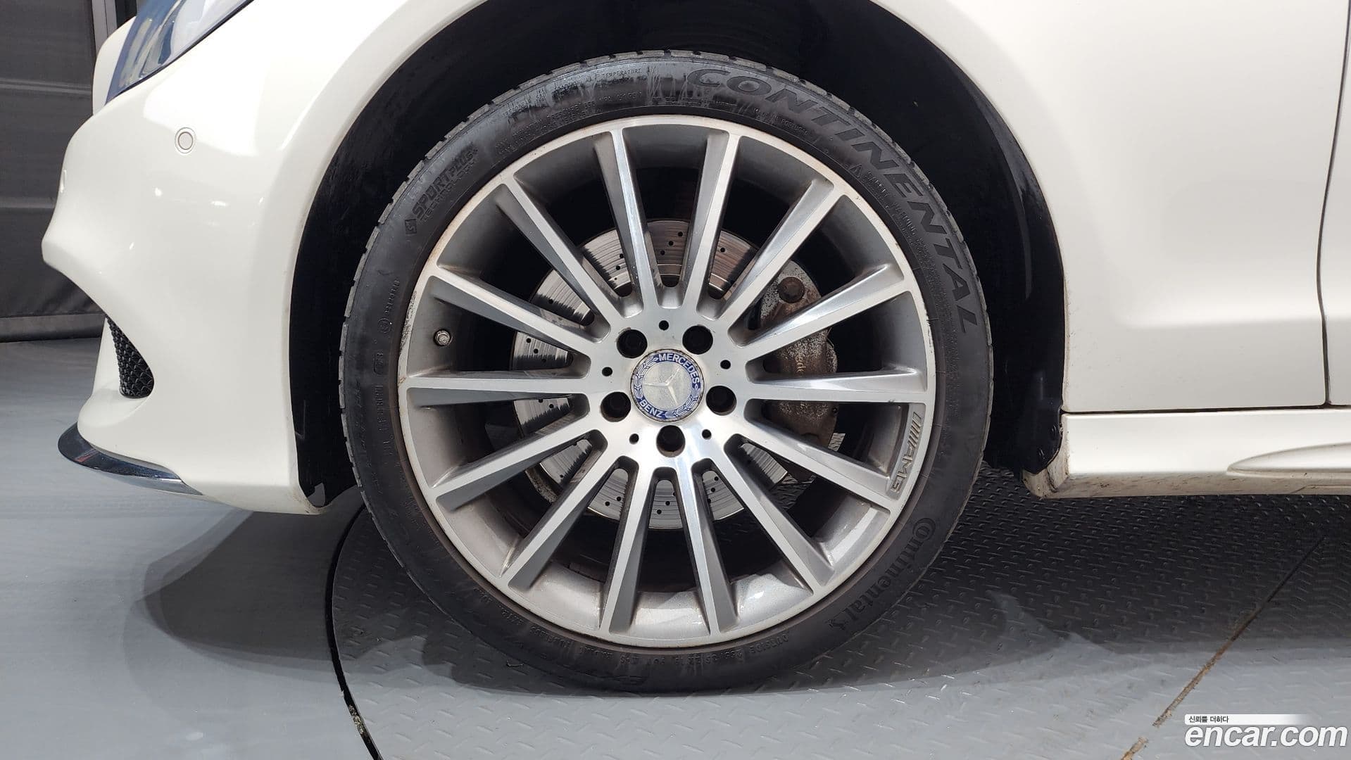 Main__Slider__Photo:CLS-Class Mercedes-Benz 2016.4-4