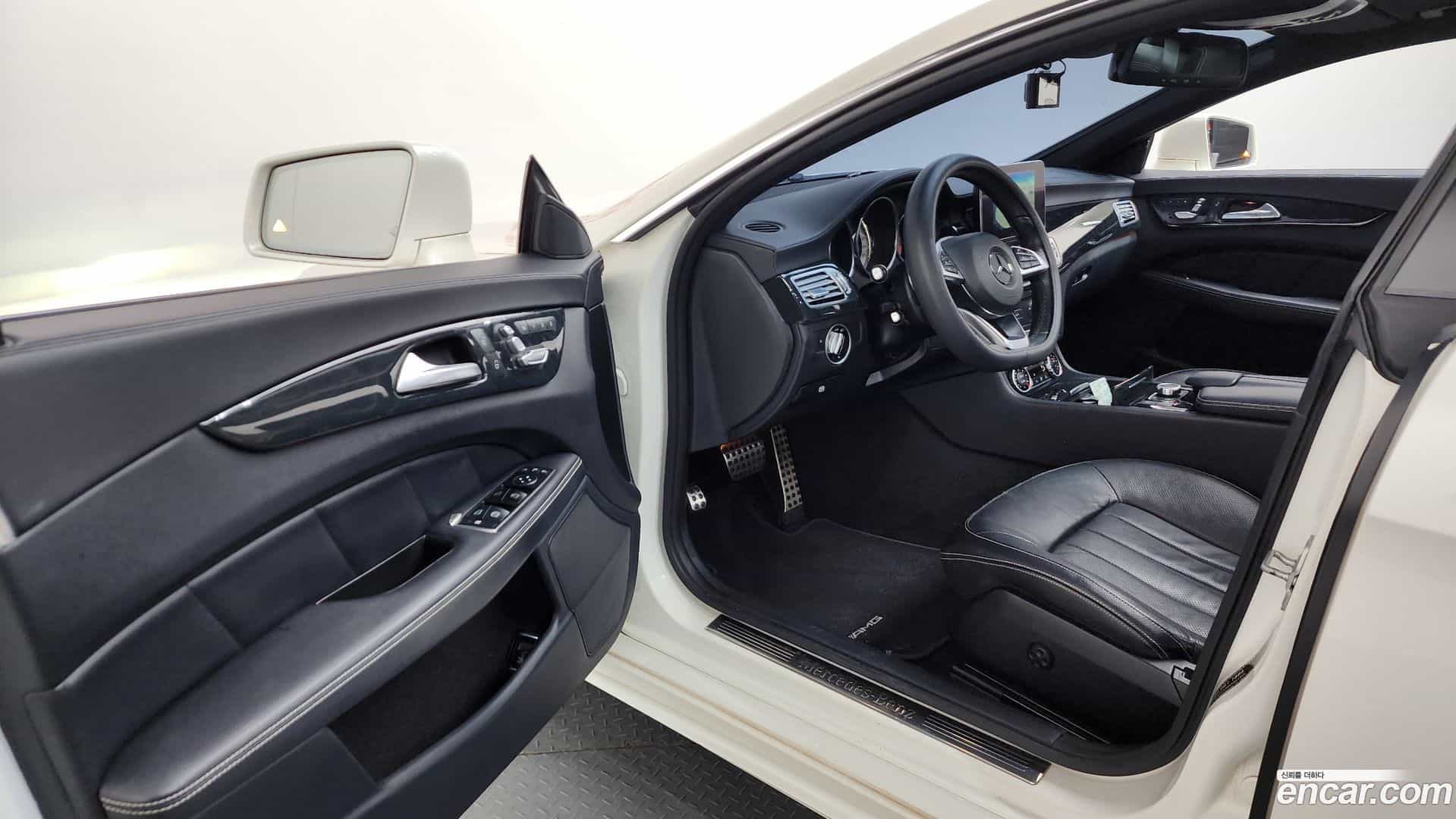 CLS-Class Mercedes-Benz 2016.4-INNER-010