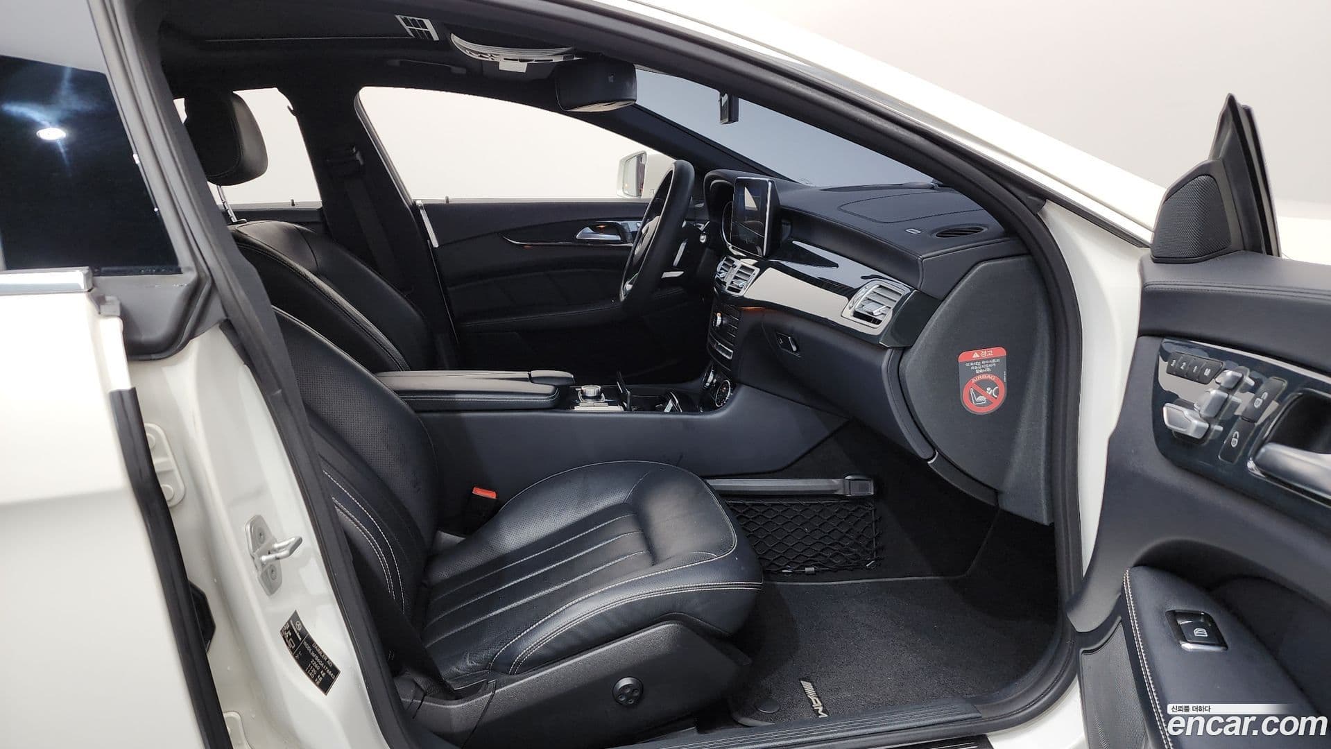 Main__Slider__Photo:CLS-Class Mercedes-Benz 2016.4-10