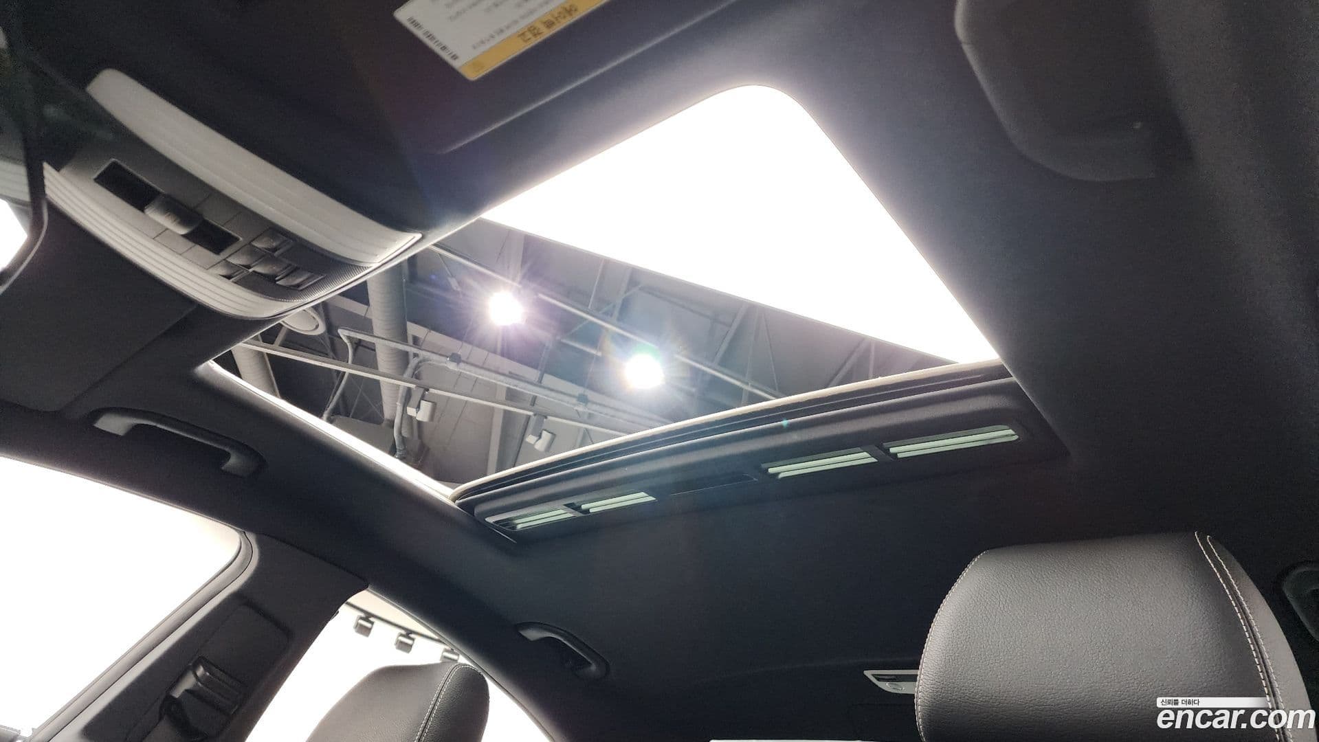 Main__Slider__Photo:CLS-Class Mercedes-Benz 2016.4-17