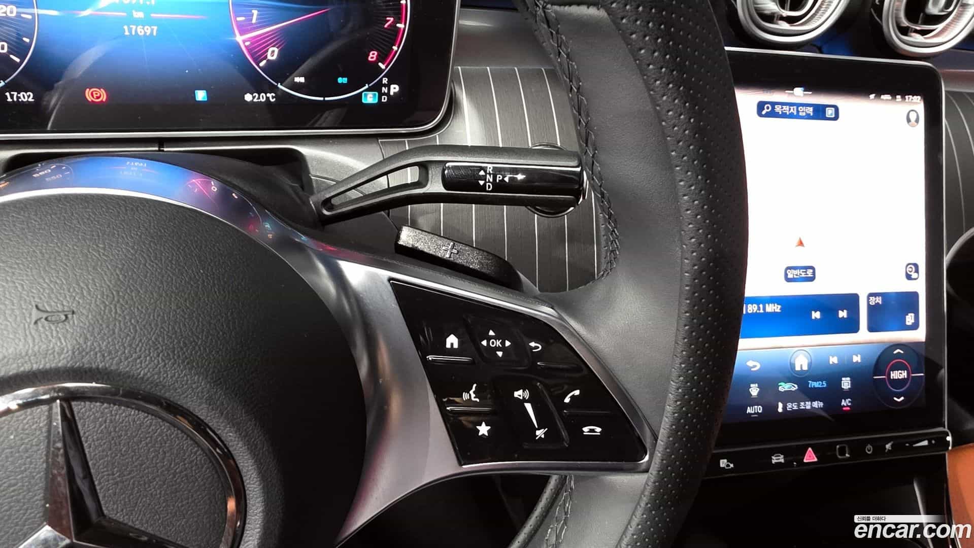 C-Class Mercedes-Benz 2025.2-INNER-009