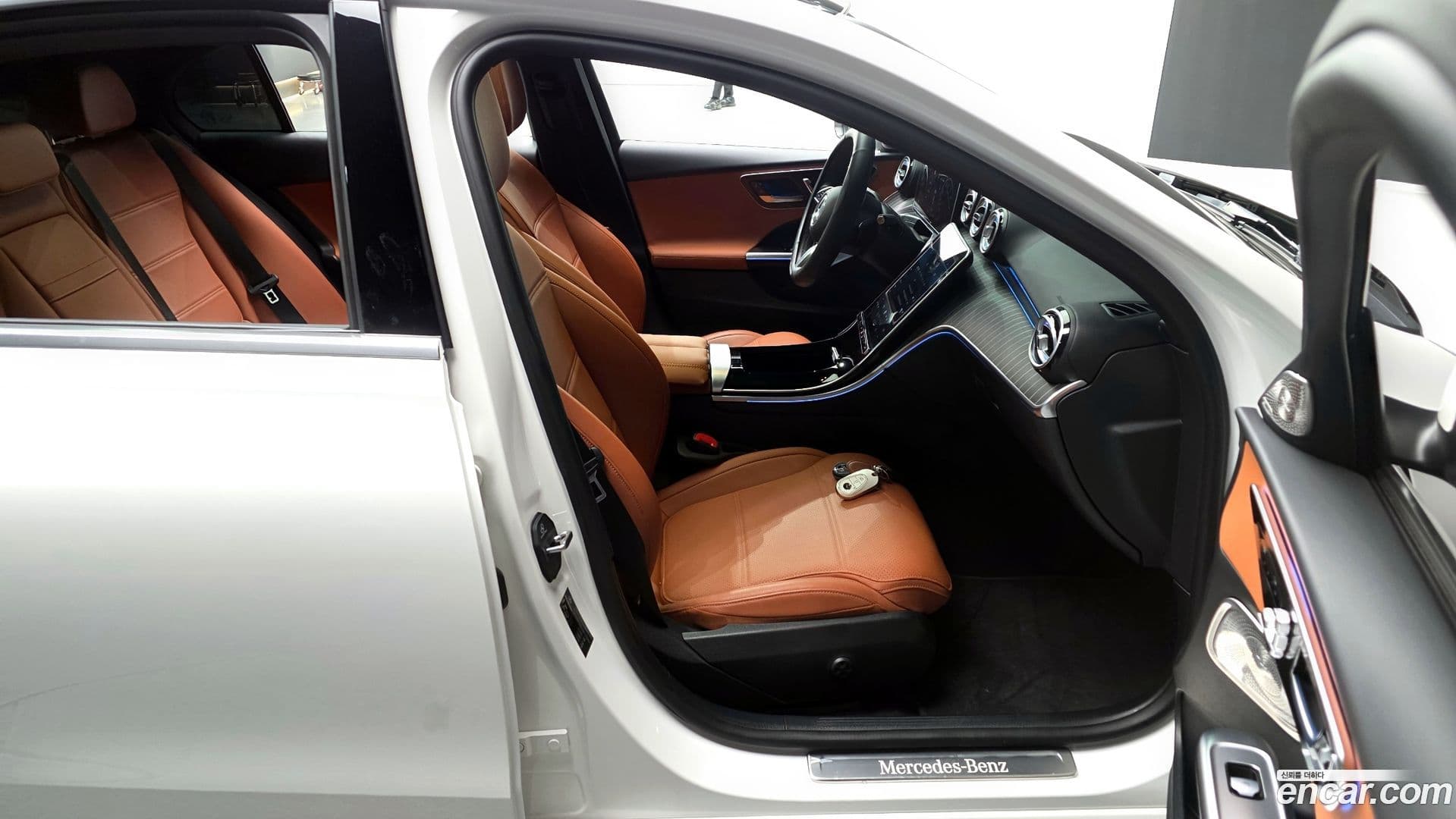 Main__Slider__Photo:C-Class Mercedes-Benz 2025.2-10