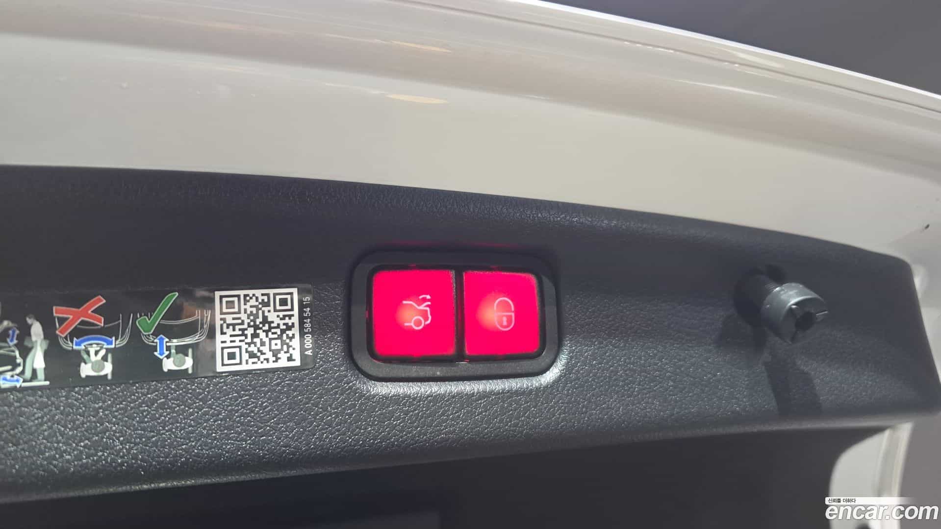 C-Class Mercedes-Benz 2025.2-OPTION-024