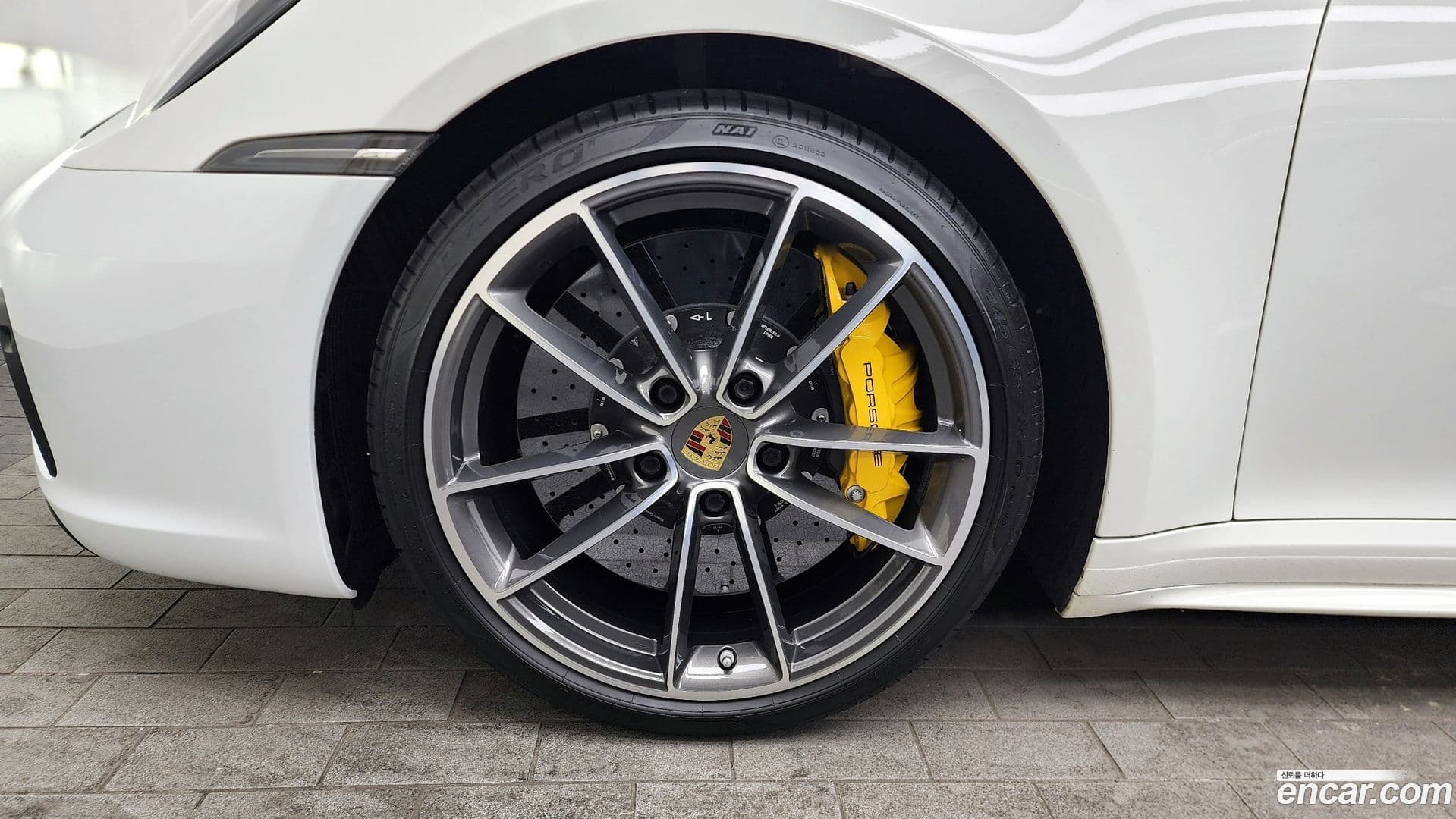 Main__Slider__Photo:911 Porsche 2020.5-4