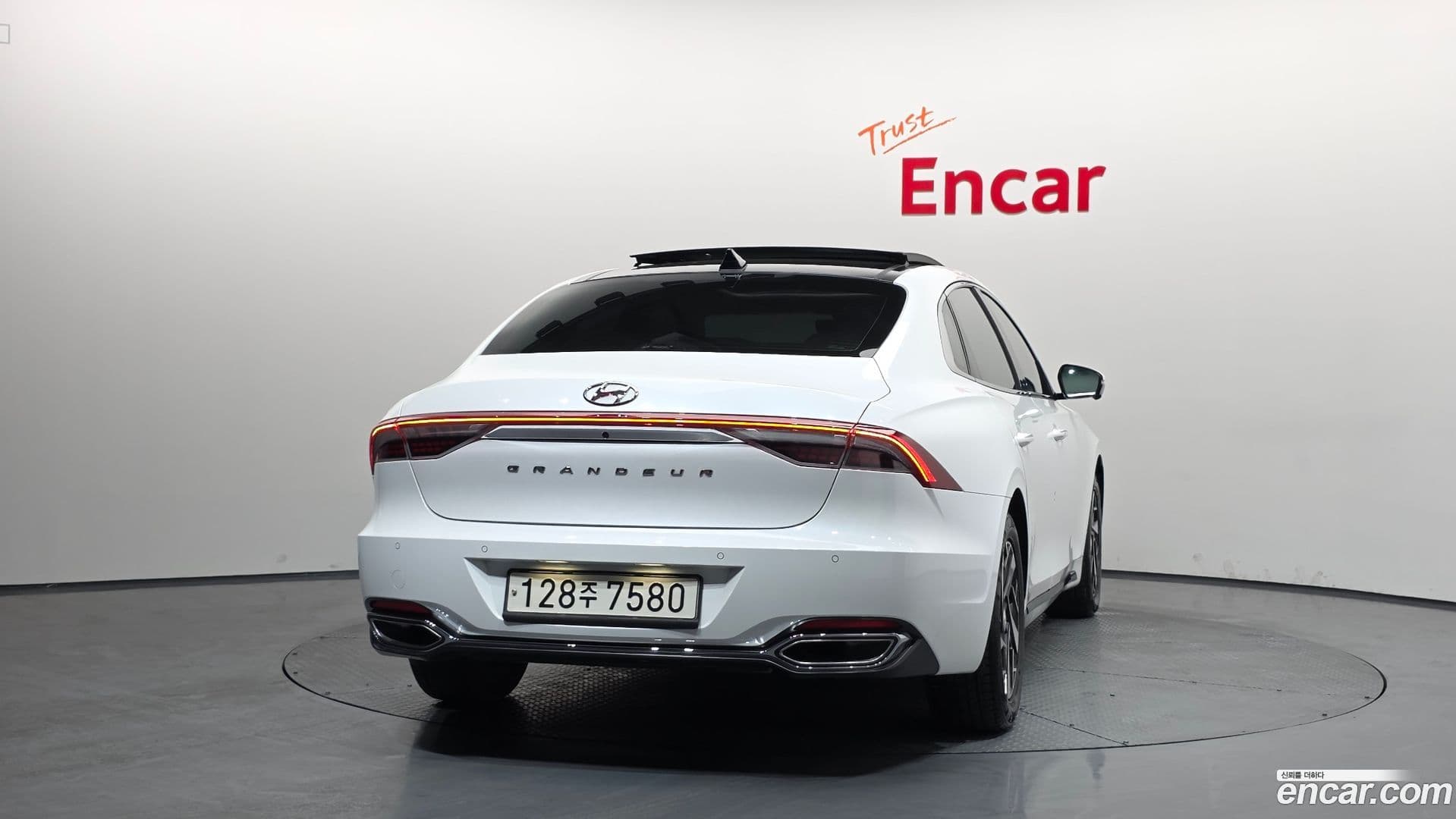 Main__Slider__Photo:Grandeur Hyundai 2022.2-3