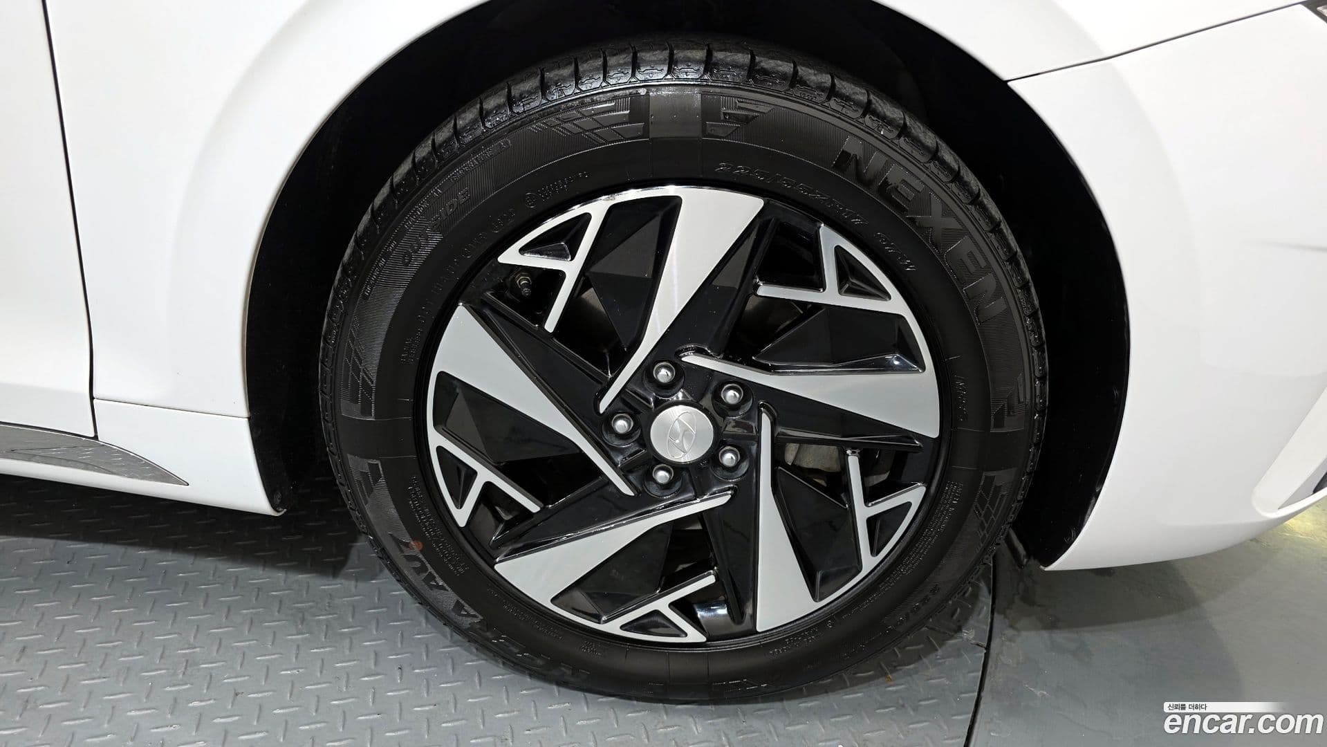 Main__Slider__Photo:Grandeur Hyundai 2022.2-4