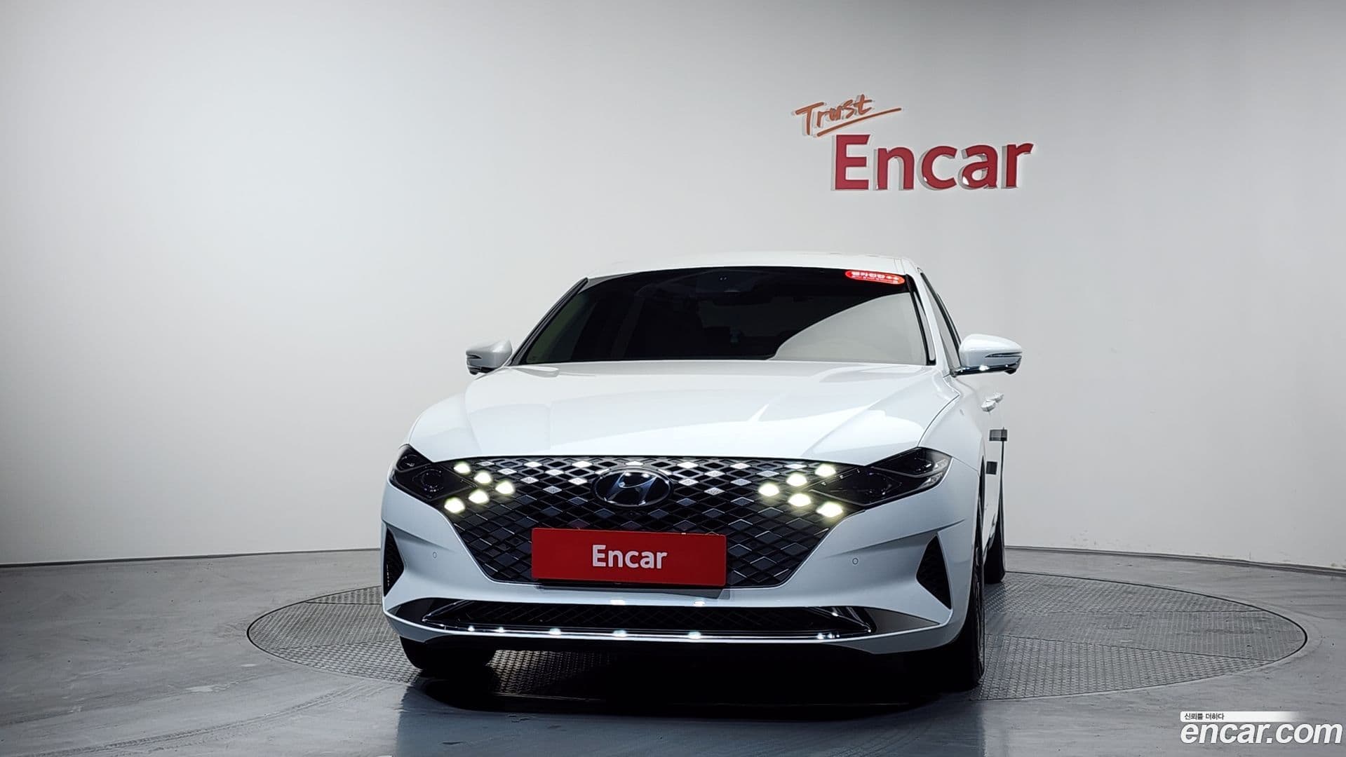 Main__Slider__Photo:Grandeur Hyundai 2020.10-2