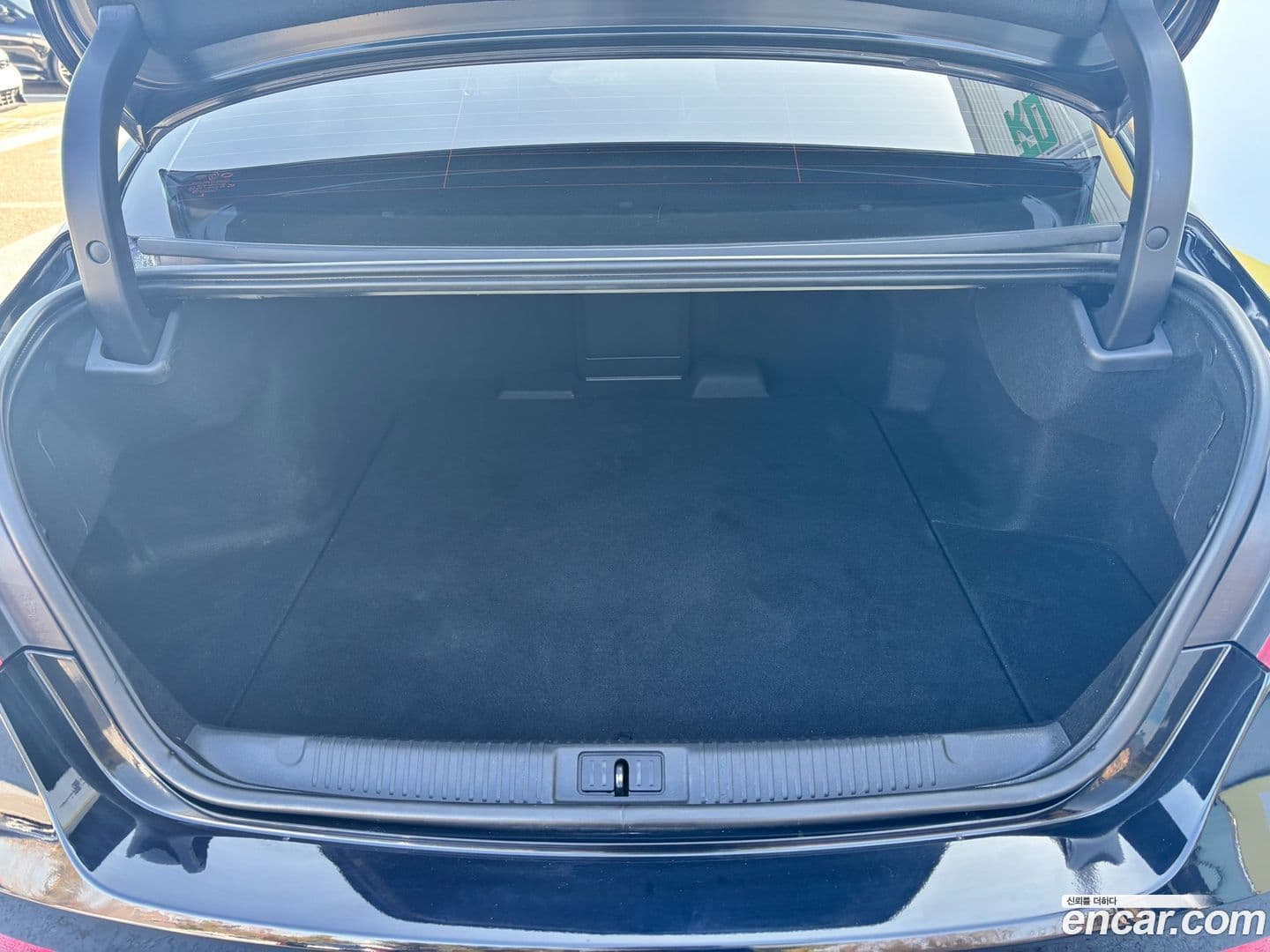 Main__Slider__Photo:SM7 Renault-KoreaSamsung 2019.10-14