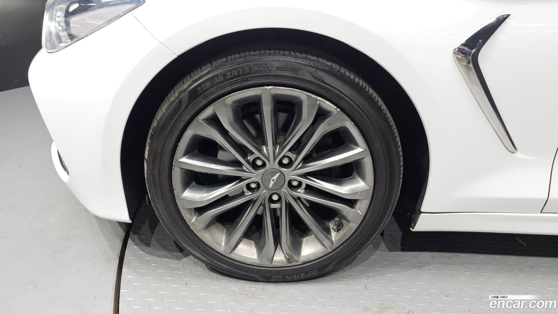 Main__Slider__Photo:G70 Genesis 2018.4-4