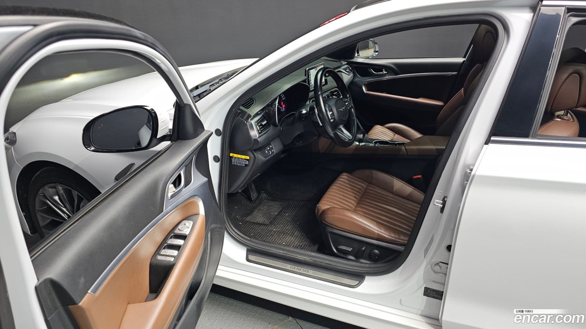 Main__Slider__Photo:G70 Genesis 2018.4-9