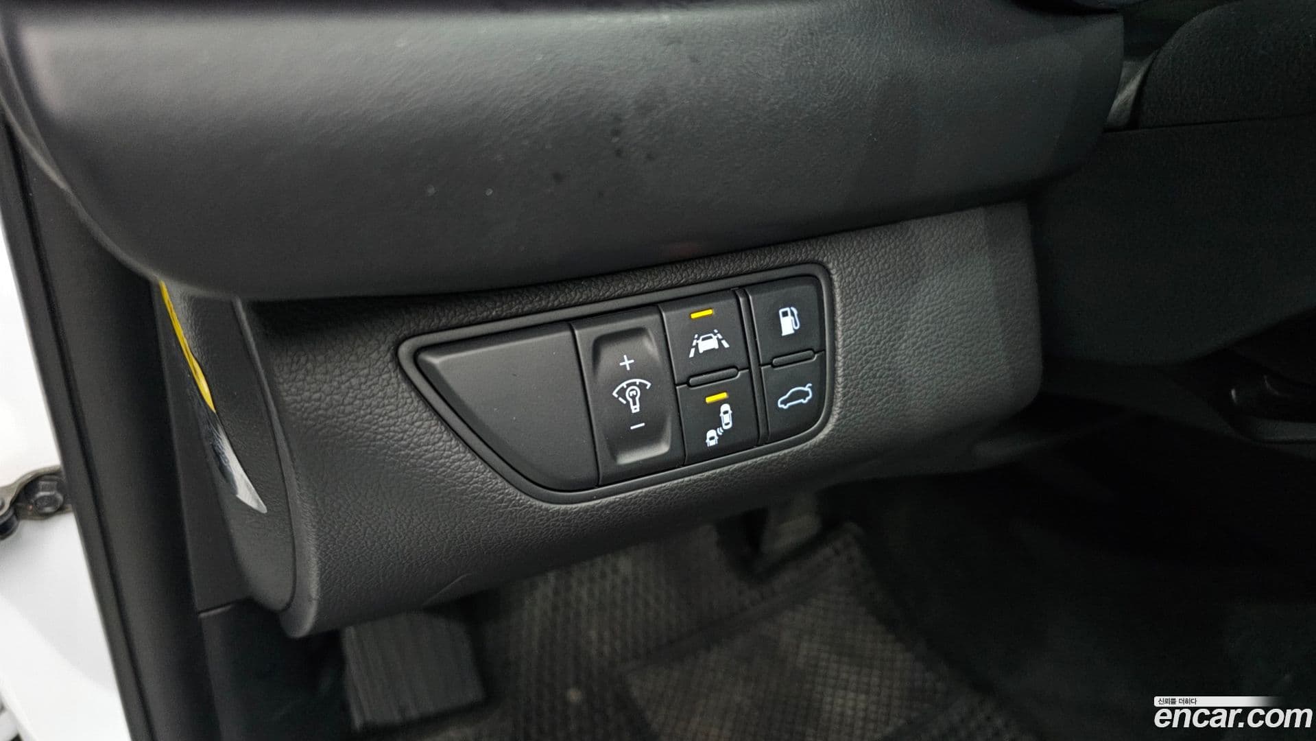 Main__Slider__Photo:G70 Genesis 2018.4-16