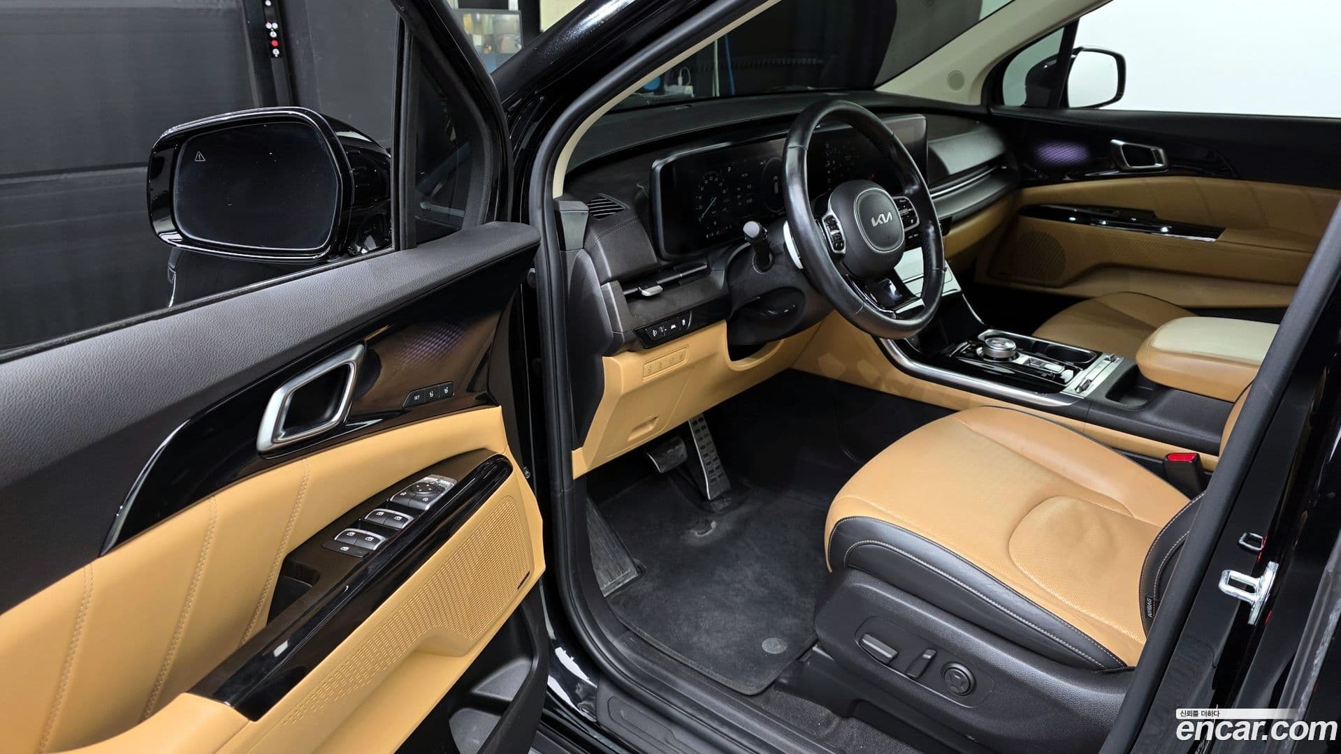 Main__Slider__Photo:Canival Kia 2021.9-9