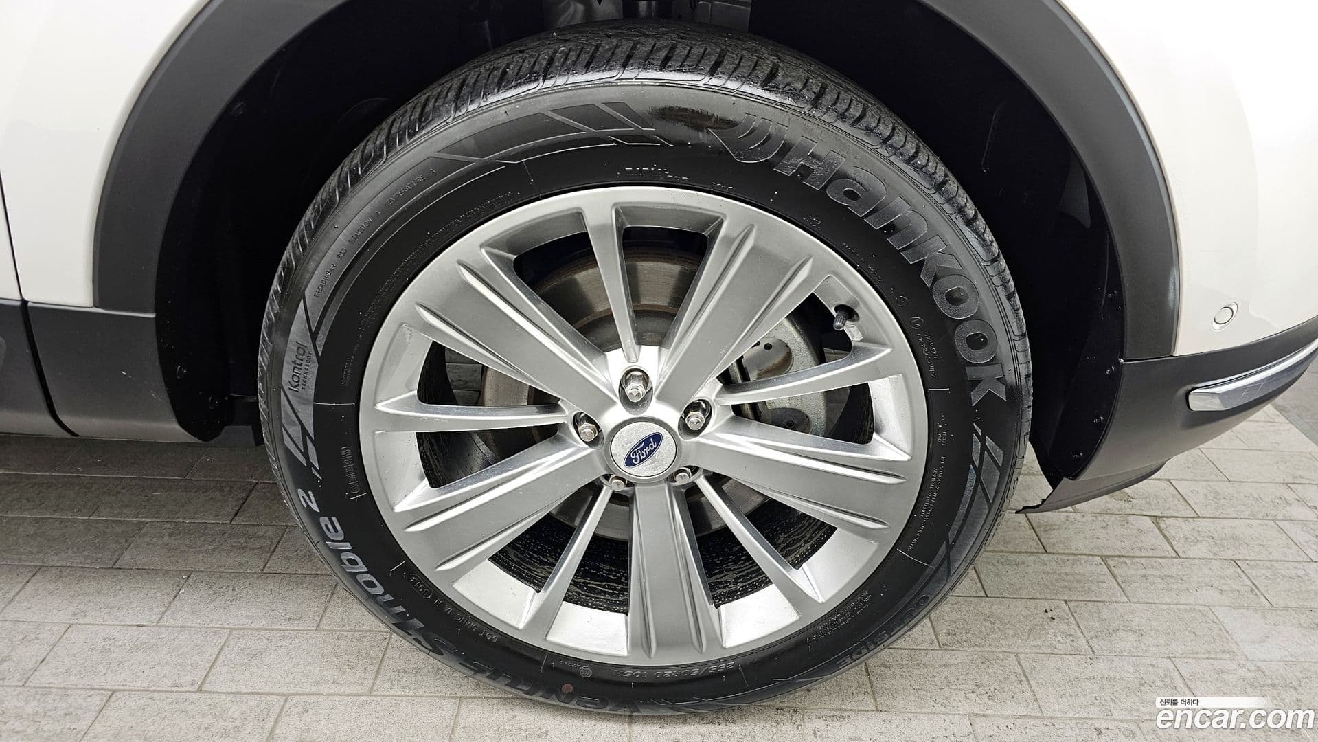 Main__Slider__Photo:Explorer Ford 2019.6-4