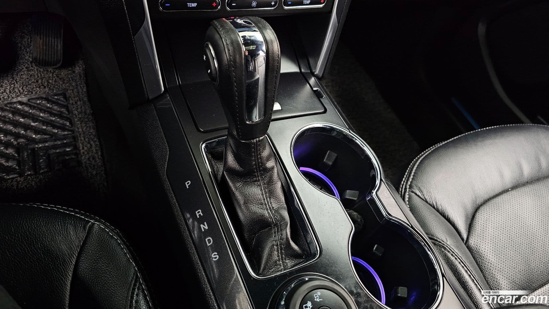 Main__Slider__Photo:Explorer Ford 2019.6-8