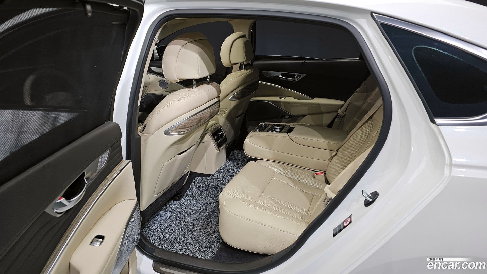 Main__Slider__Photo:K9 Kia 2024.3-10