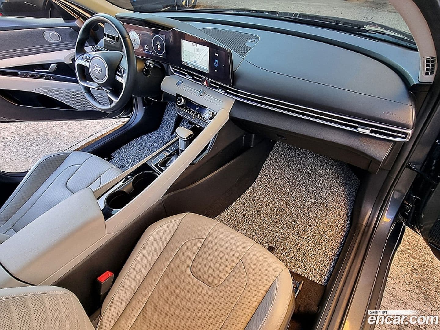 Main__Slider__Photo:AVANTE Hyundai 2022.11-5