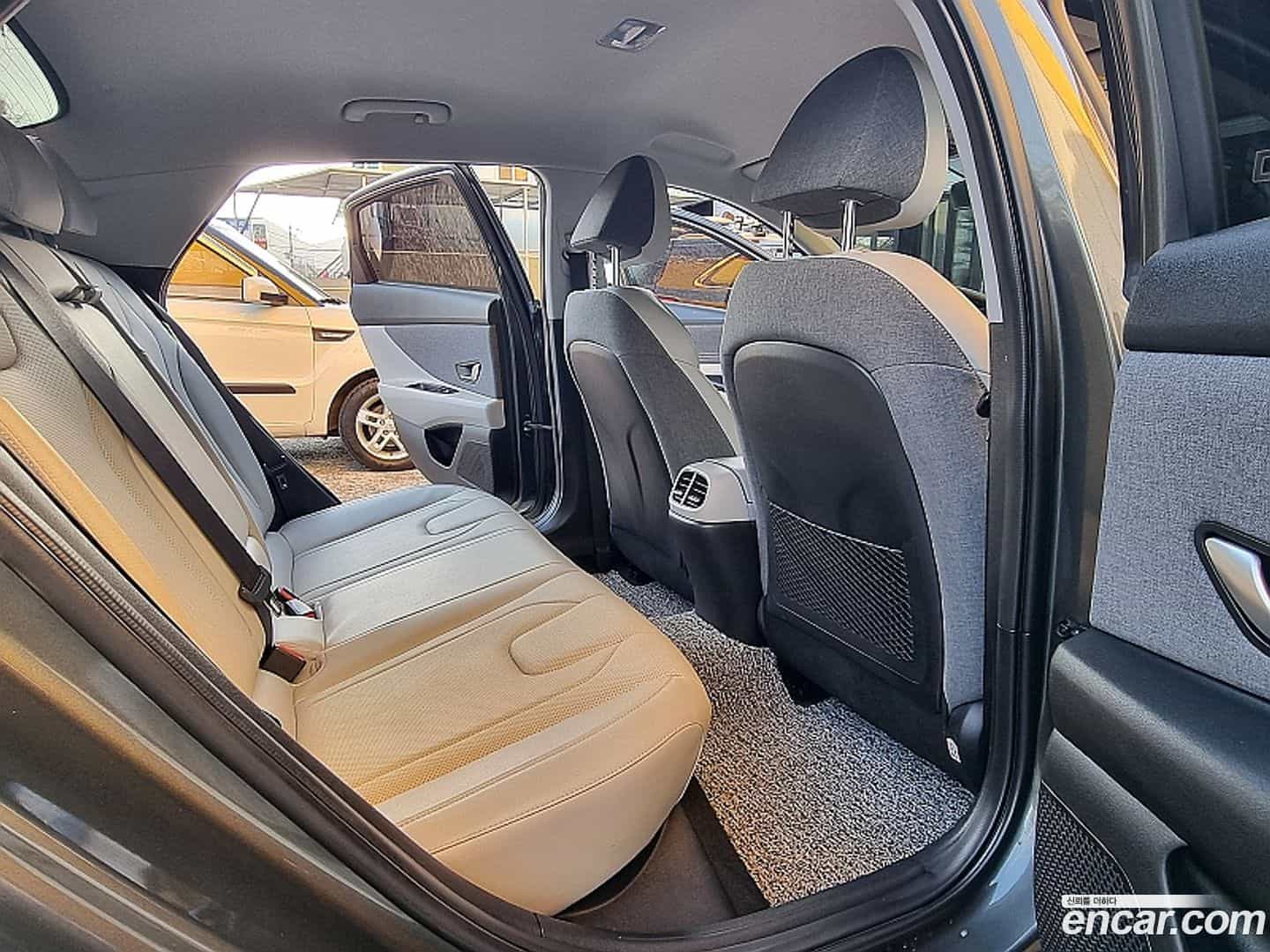 AVANTE Hyundai 2022.11-INNER-009