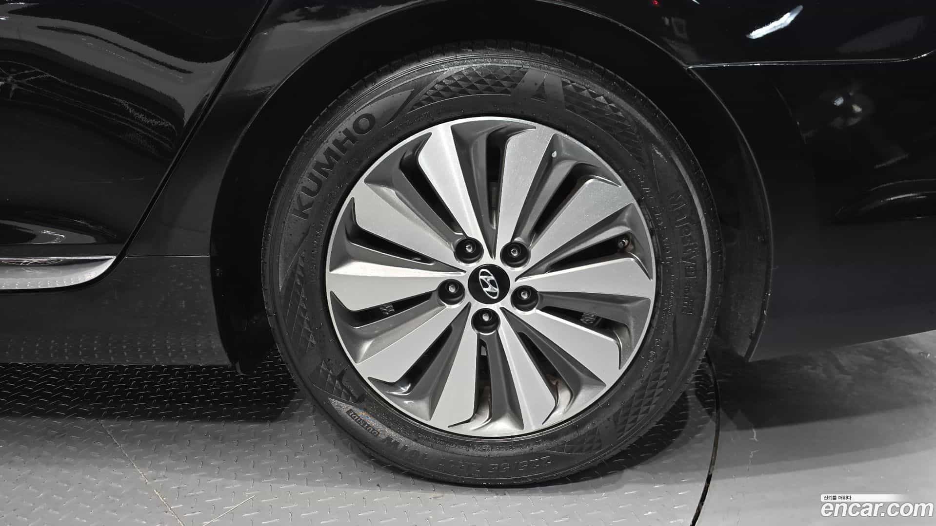 Grandeur Hyundai 2016.4-OUTER-005