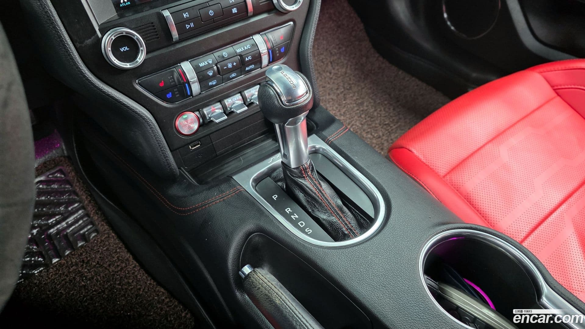 Main__Slider__Photo:Mustang Ford 2019.2-8