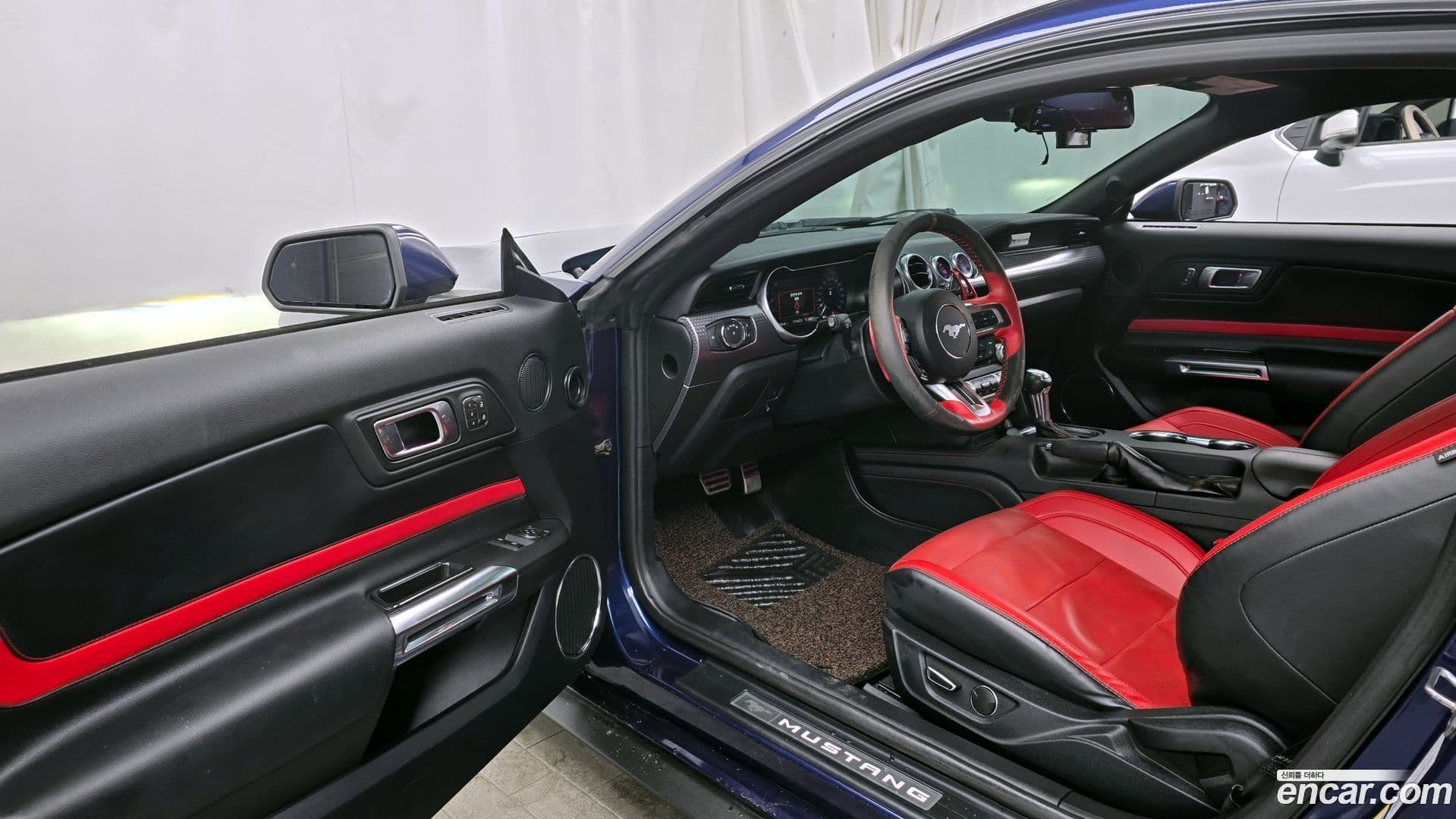 Main__Slider__Photo:Mustang Ford 2019.2-9