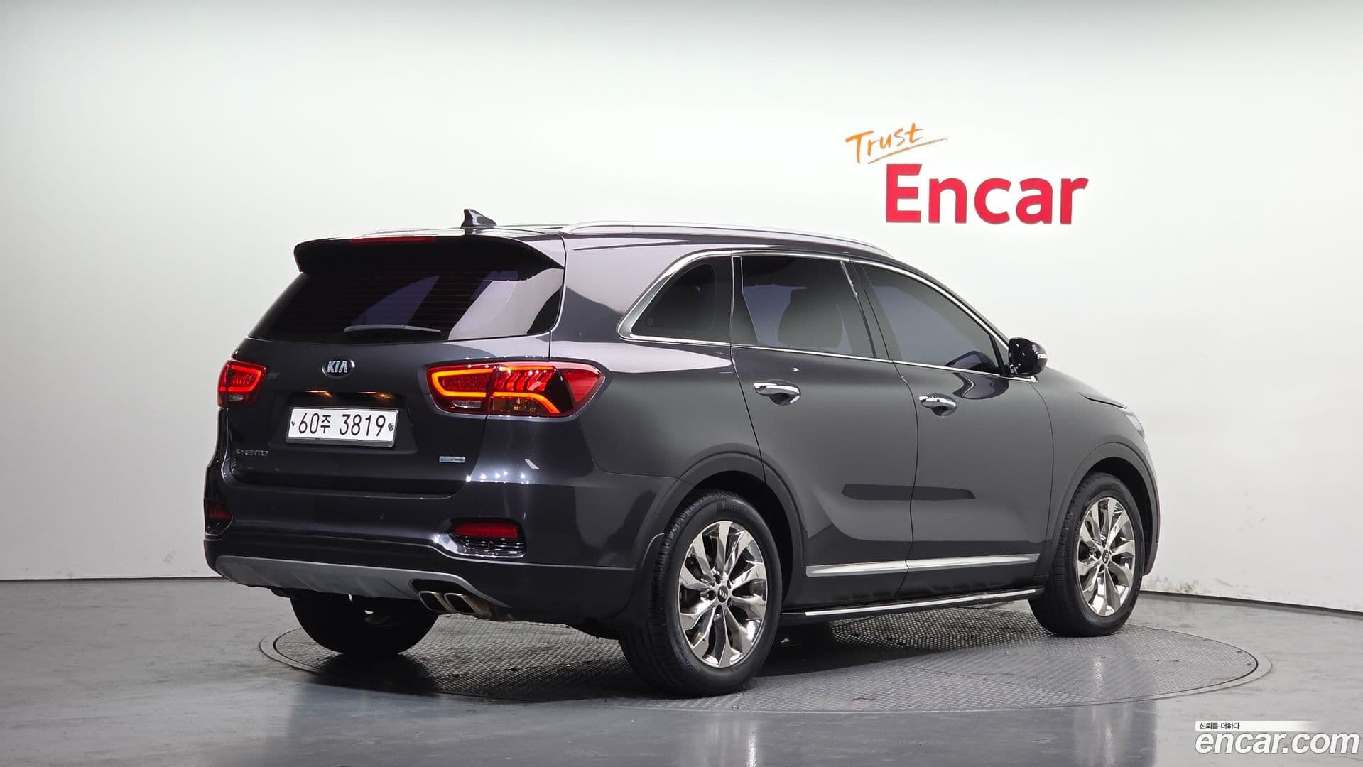 Main__Slider__Photo:Sorento Kia 2017.7-1