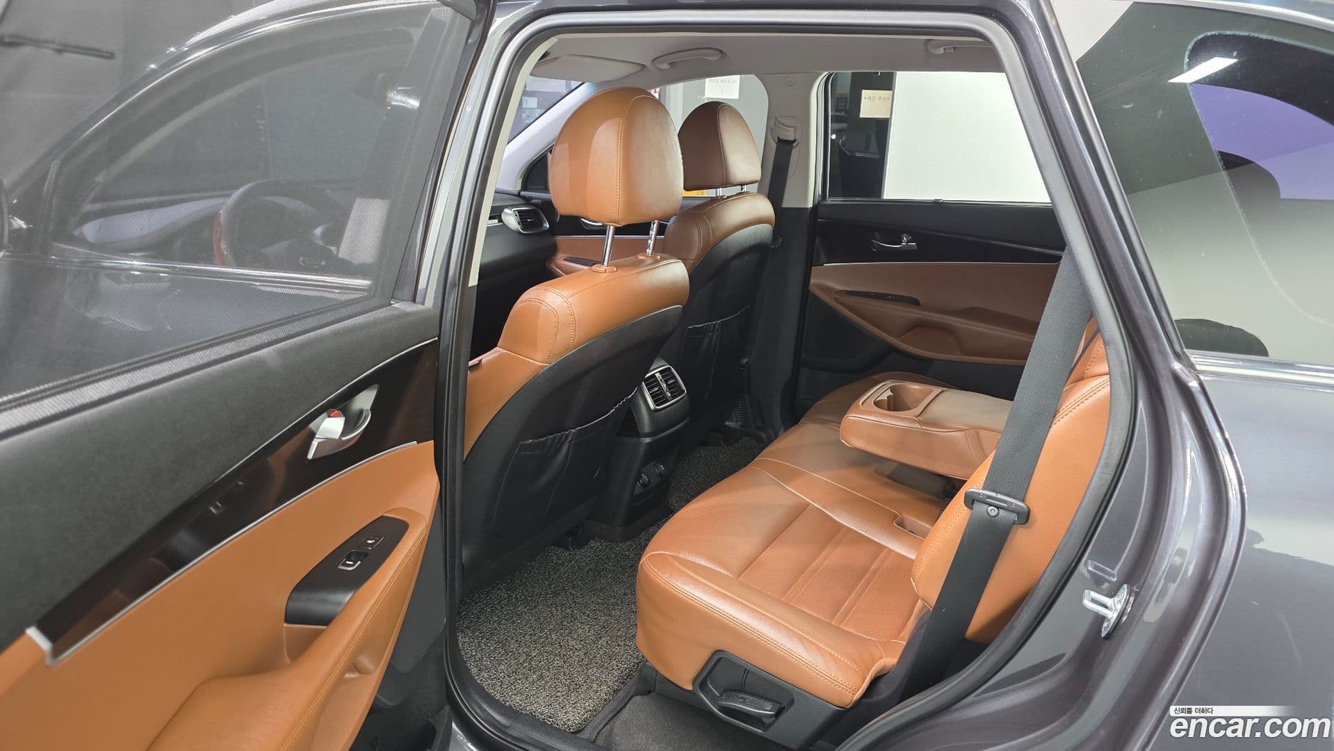 Main__Slider__Photo:Sorento Kia 2017.7-10