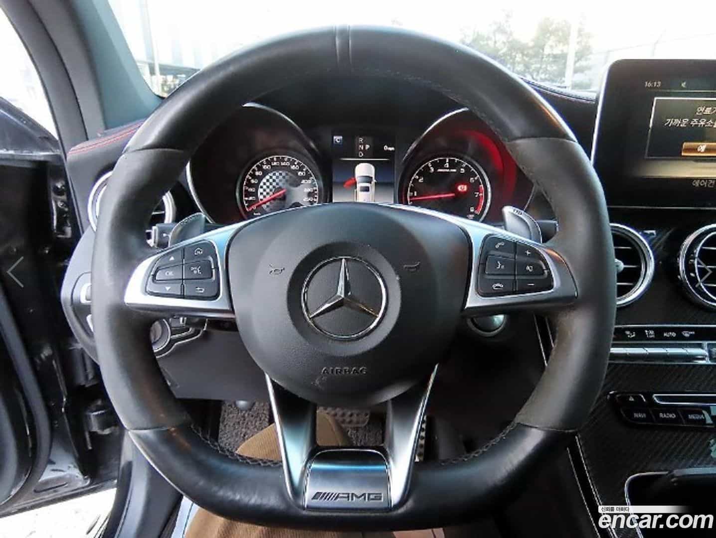 GLC-Class Mercedes-Benz 2019.10-INNER-008