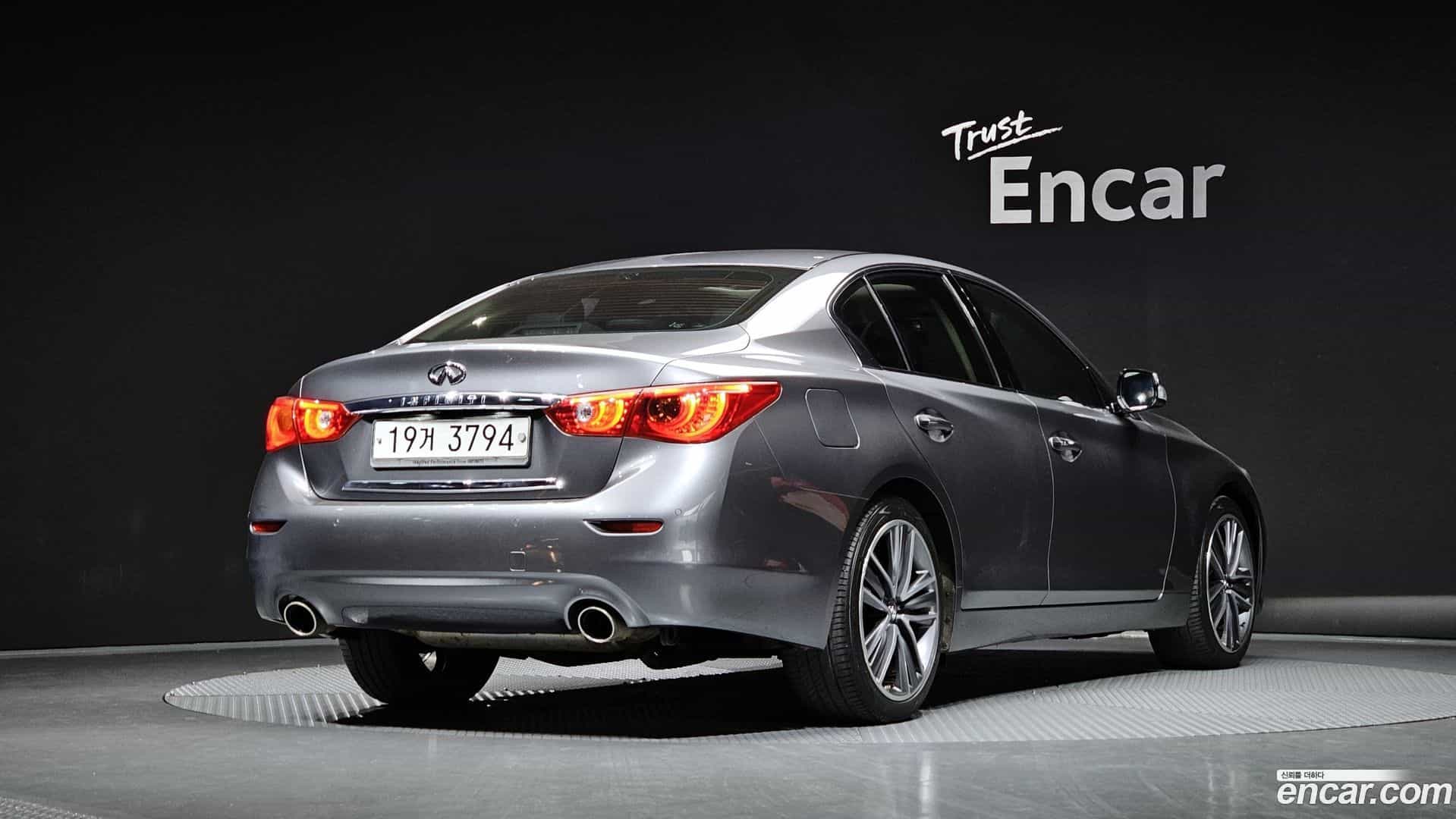 Q50 Infiniti 2015.7-OUTER-002