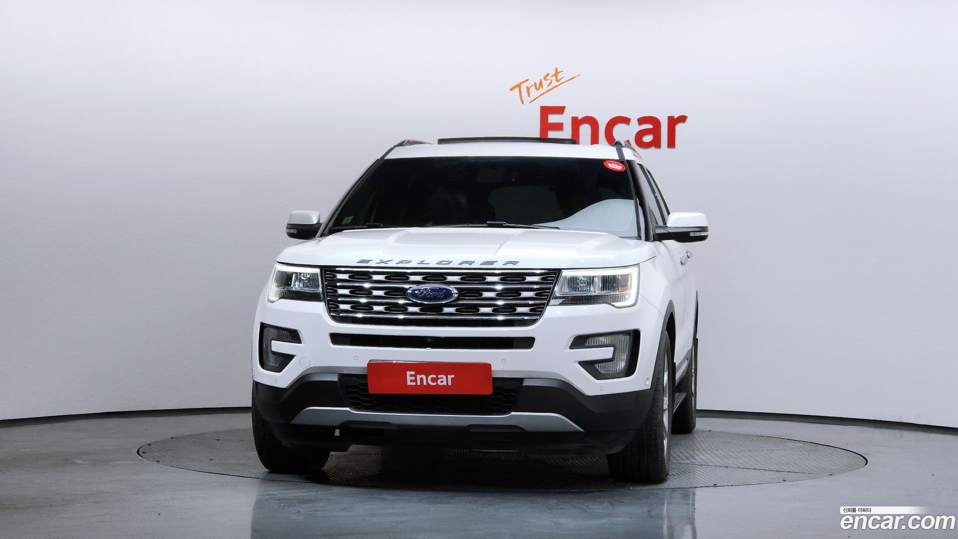 Main__Slider__Photo:Explorer Ford 2016.8-2