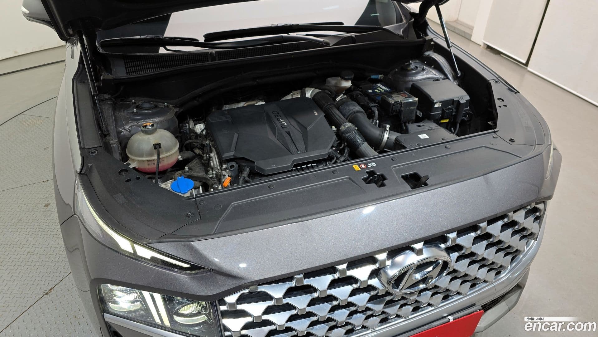 Main__Slider__Photo:Santafe Hyundai 2021.0-5