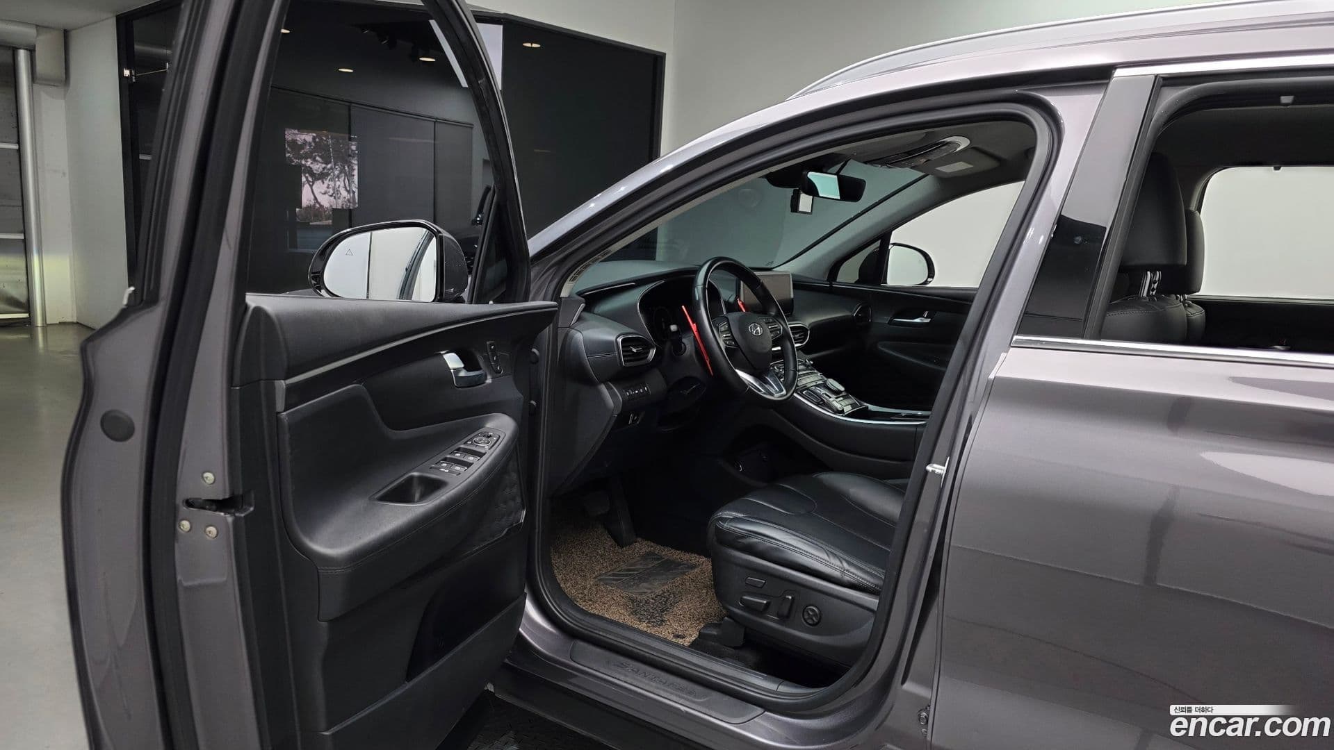 Main__Slider__Photo:Santafe Hyundai 2021.0-10