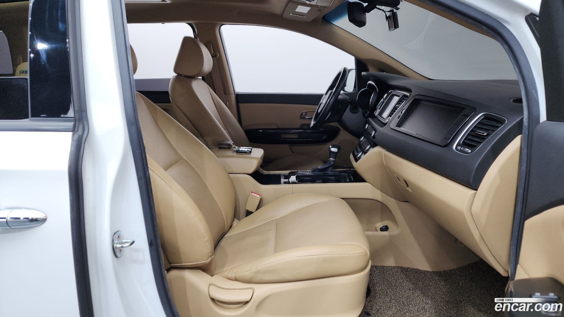 Main__Slider__Photo:Canival Kia 2017.7-10