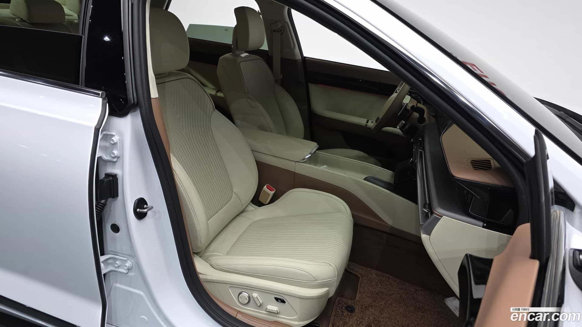 Grandeur Hyundai 2024.2-INNER-010