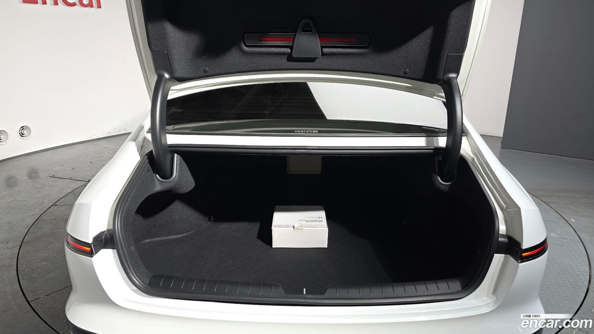 Main__Slider__Photo:Grandeur Hyundai 2024.2-19