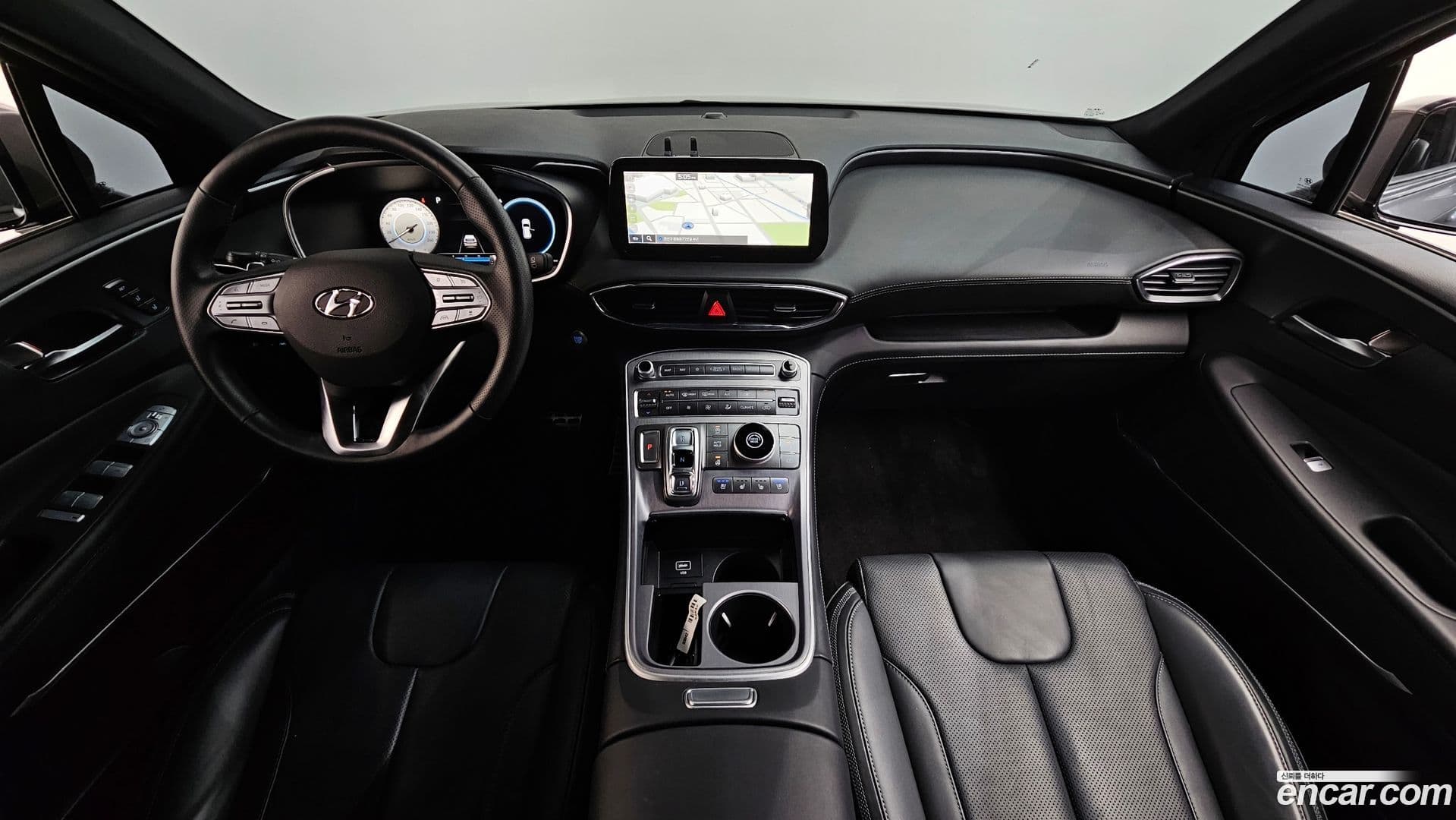 Main__Slider__Photo:Santafe Hyundai 2021.2-6