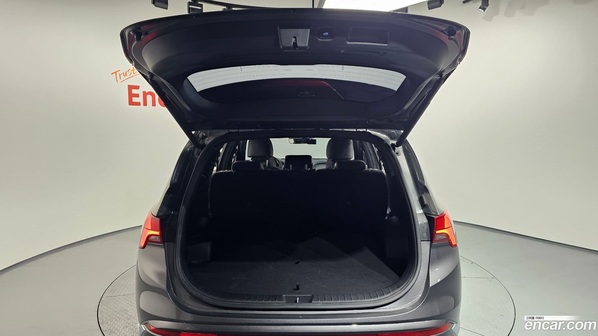 Main__Slider__Photo:Santafe Hyundai 2021.2-19