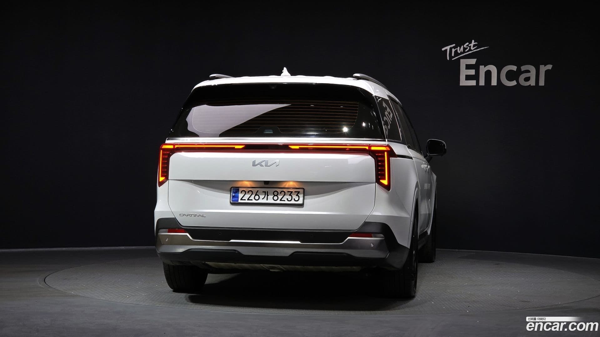 Main__Slider__Photo:Canival Kia 2024.0-3