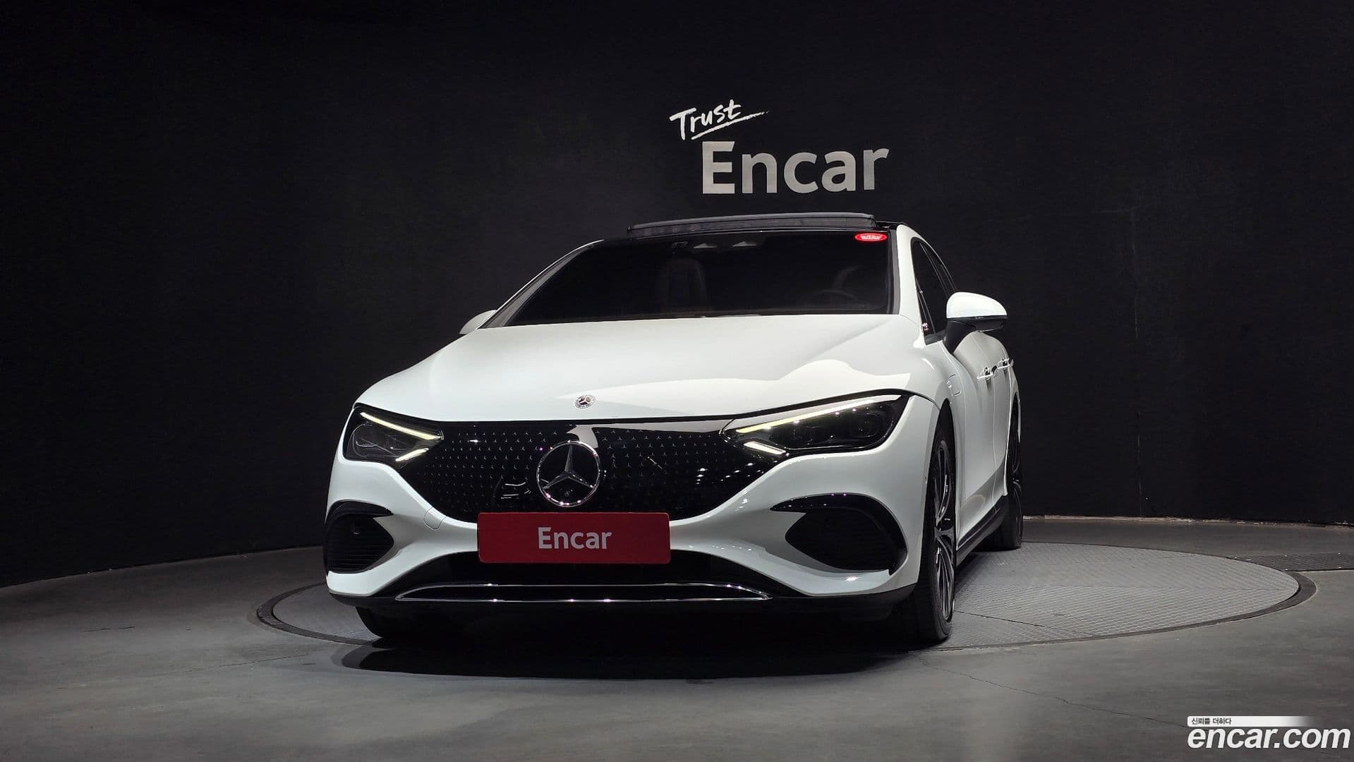 Main__Slider__Photo:EQE Mercedes-Benz 2022.10-2