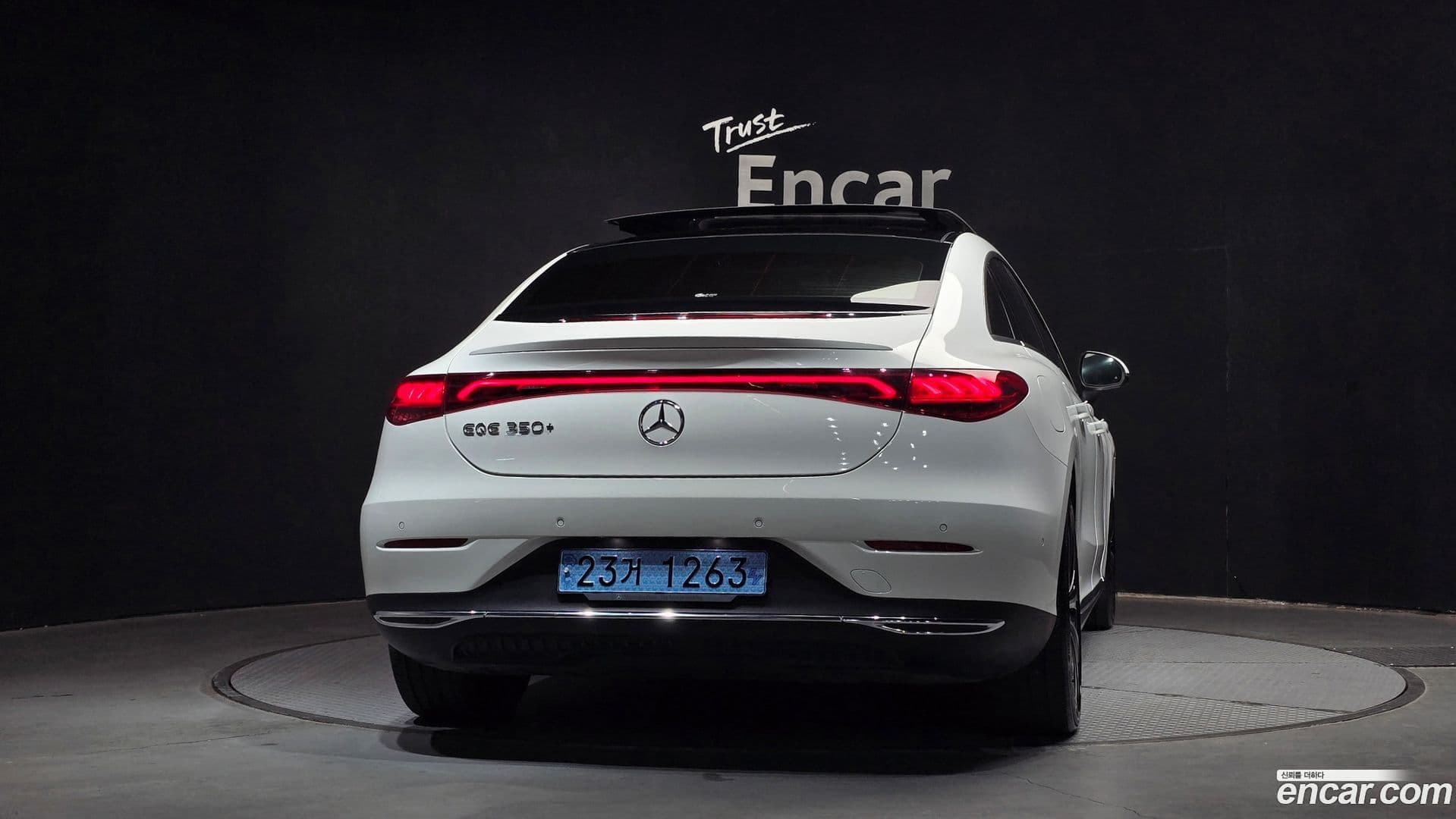 Main__Slider__Photo:EQE Mercedes-Benz 2022.10-3