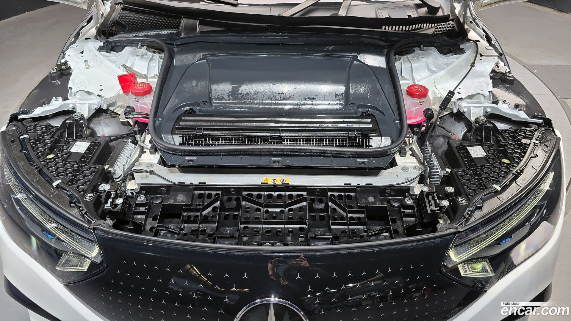 Main__Slider__Photo:EQE Mercedes-Benz 2022.10-5