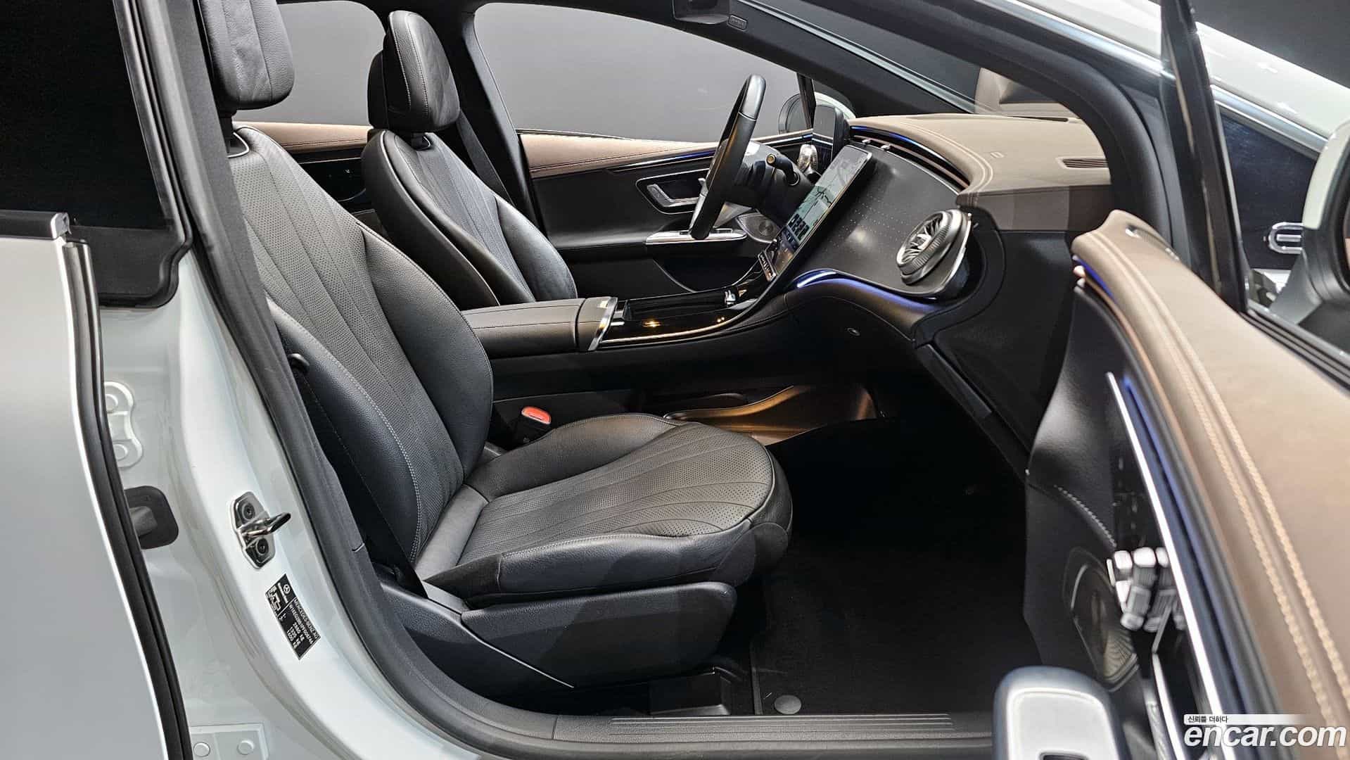 EQE Mercedes-Benz 2022.10-OPTION-015