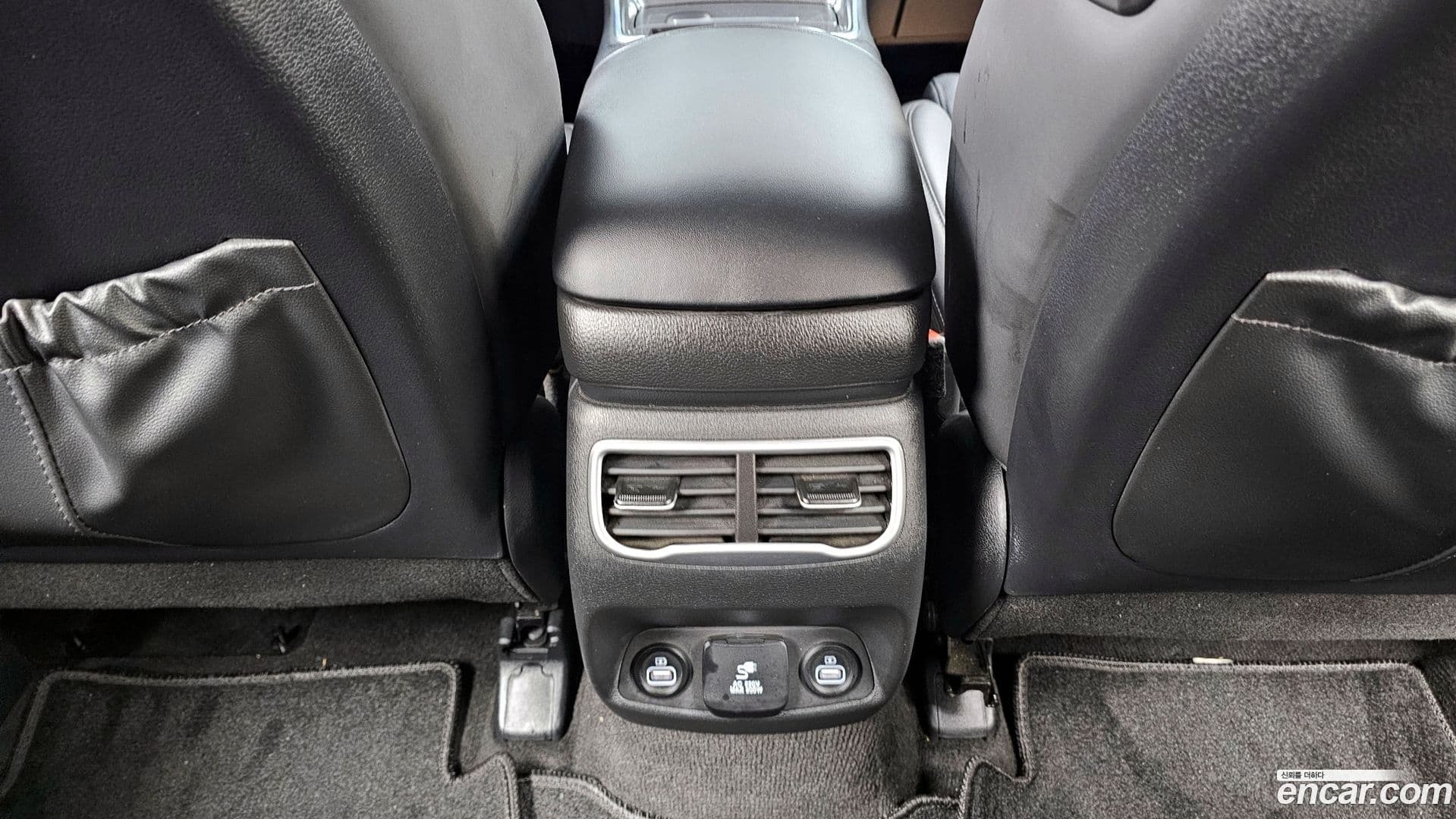 Main__Slider__Photo:Santafe Hyundai 2021.3-18