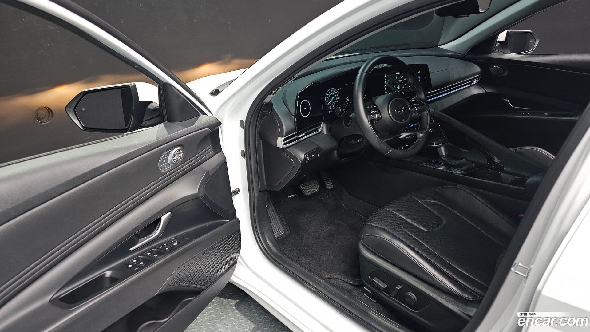 Main__Slider__Photo:AVANTE Hyundai 2023.1-10