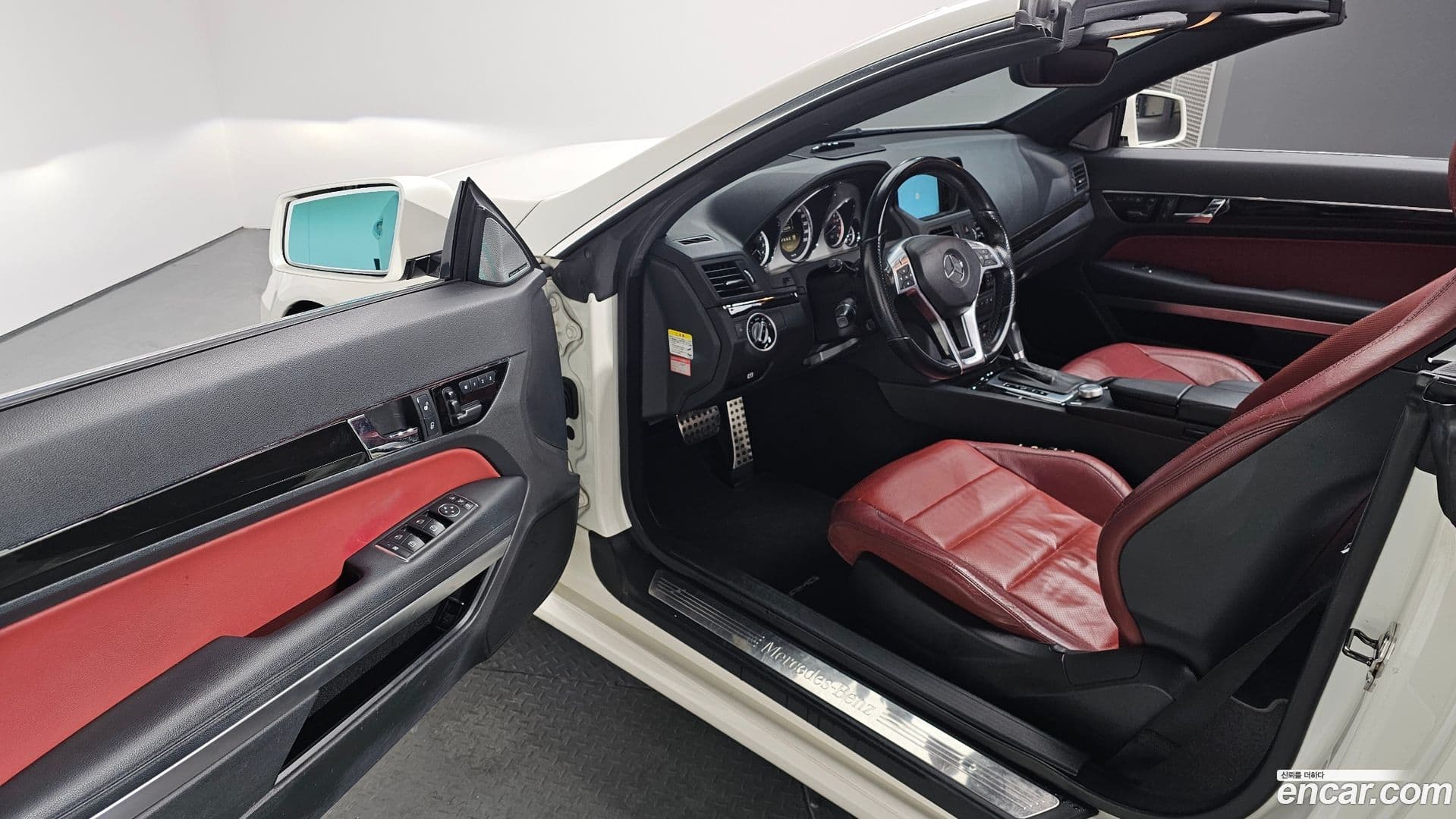 Main__Slider__Photo:E-Class Mercedes-Benz 2012.11-10