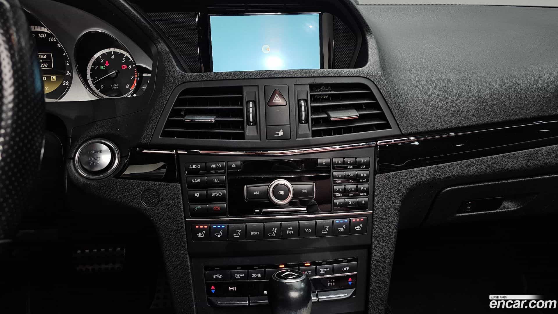 E-Class Mercedes-Benz 2012.11-OPTION-018