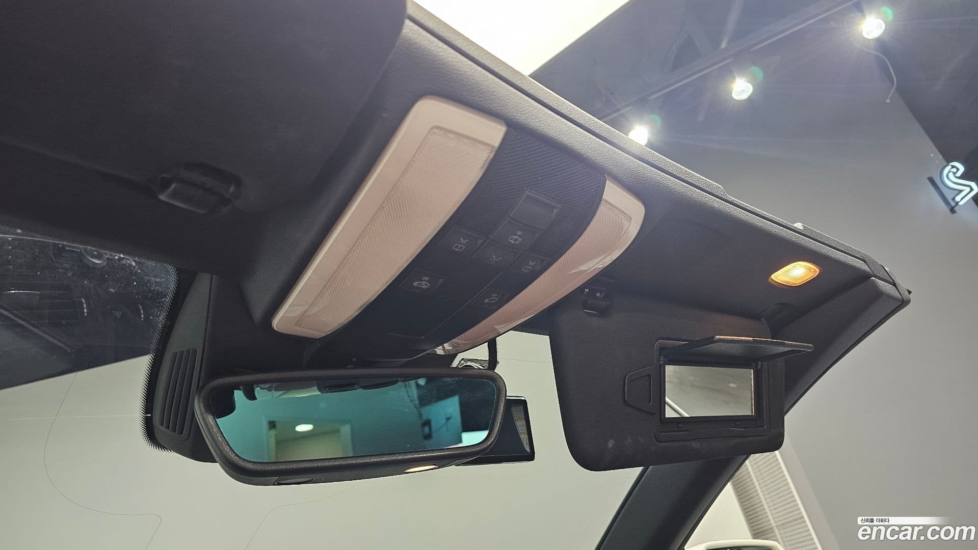 Main__Slider__Photo:E-Class Mercedes-Benz 2012.11-18